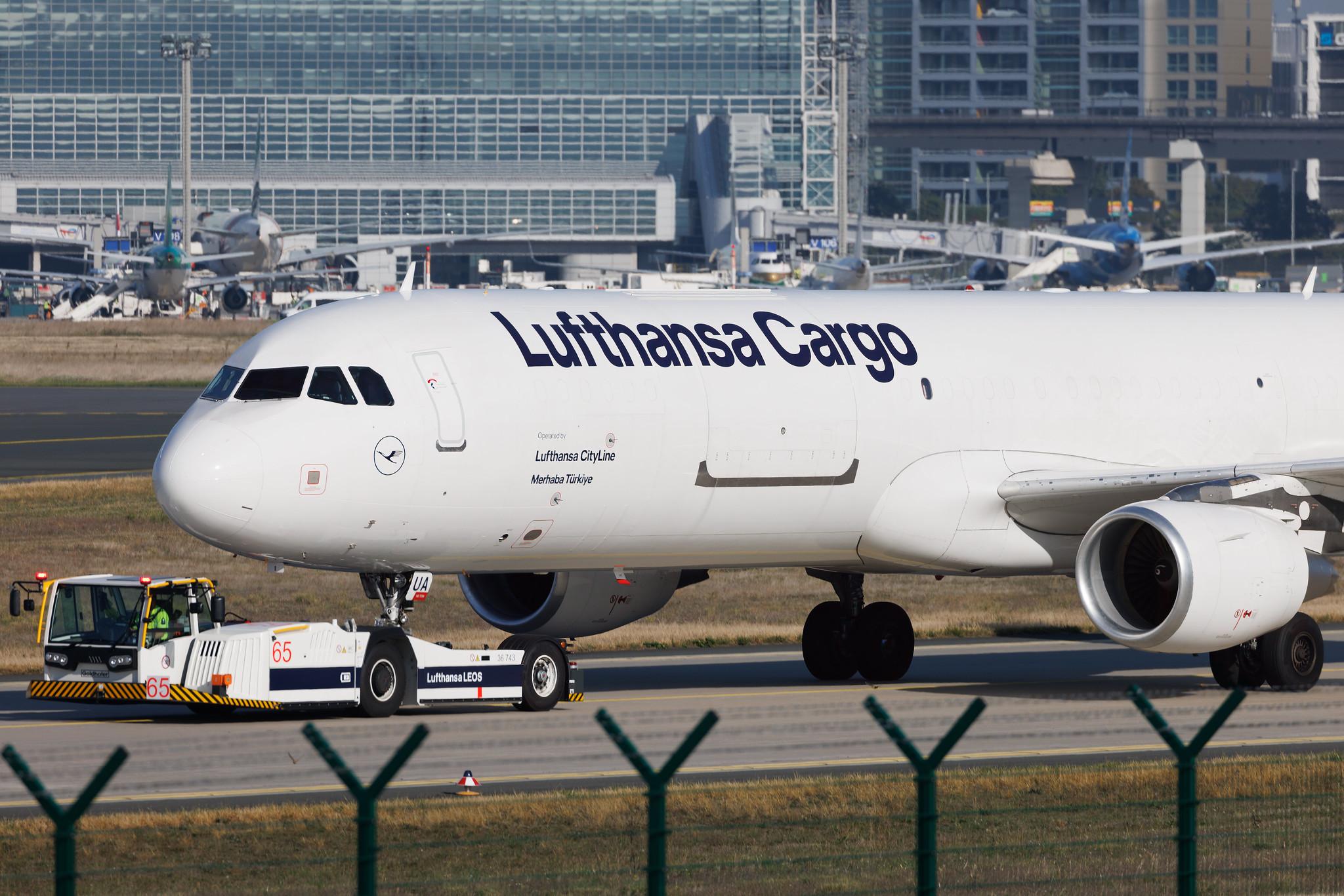 Frankfurt Airport: Lufthansa Cargo (/ GEC) | Operator: Lufthansa CityLine | Airbus A321-211 A321 | D-AEUA | MSN 1988