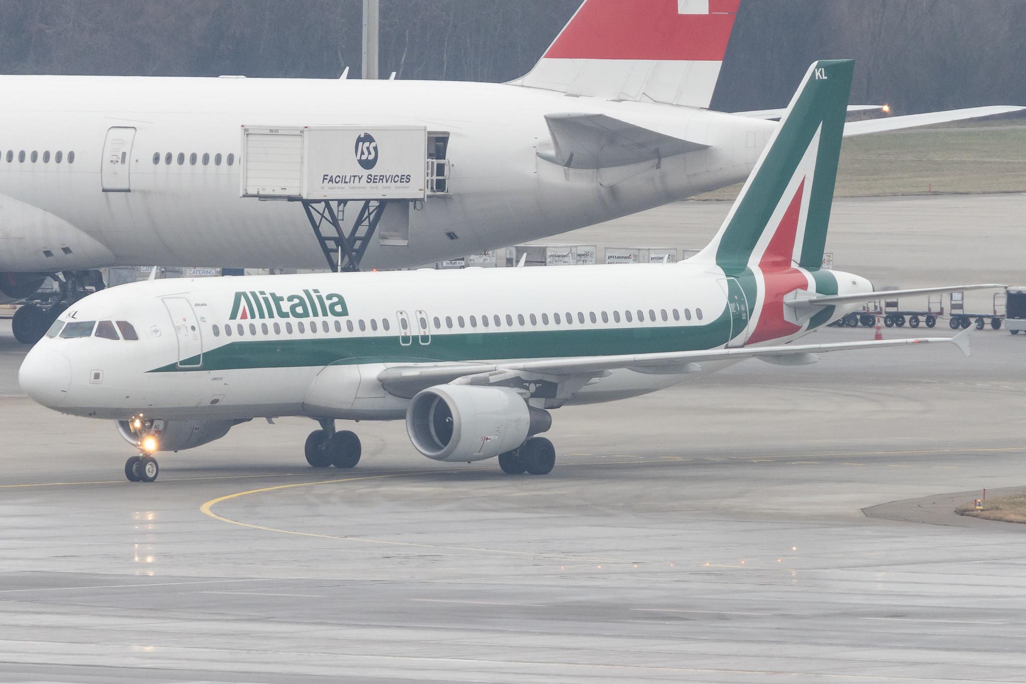Flughafen Zürich: ITA Airways (AZ / ITY) | Airbus A320-214 A320 | EI-IKL | MSN 01489