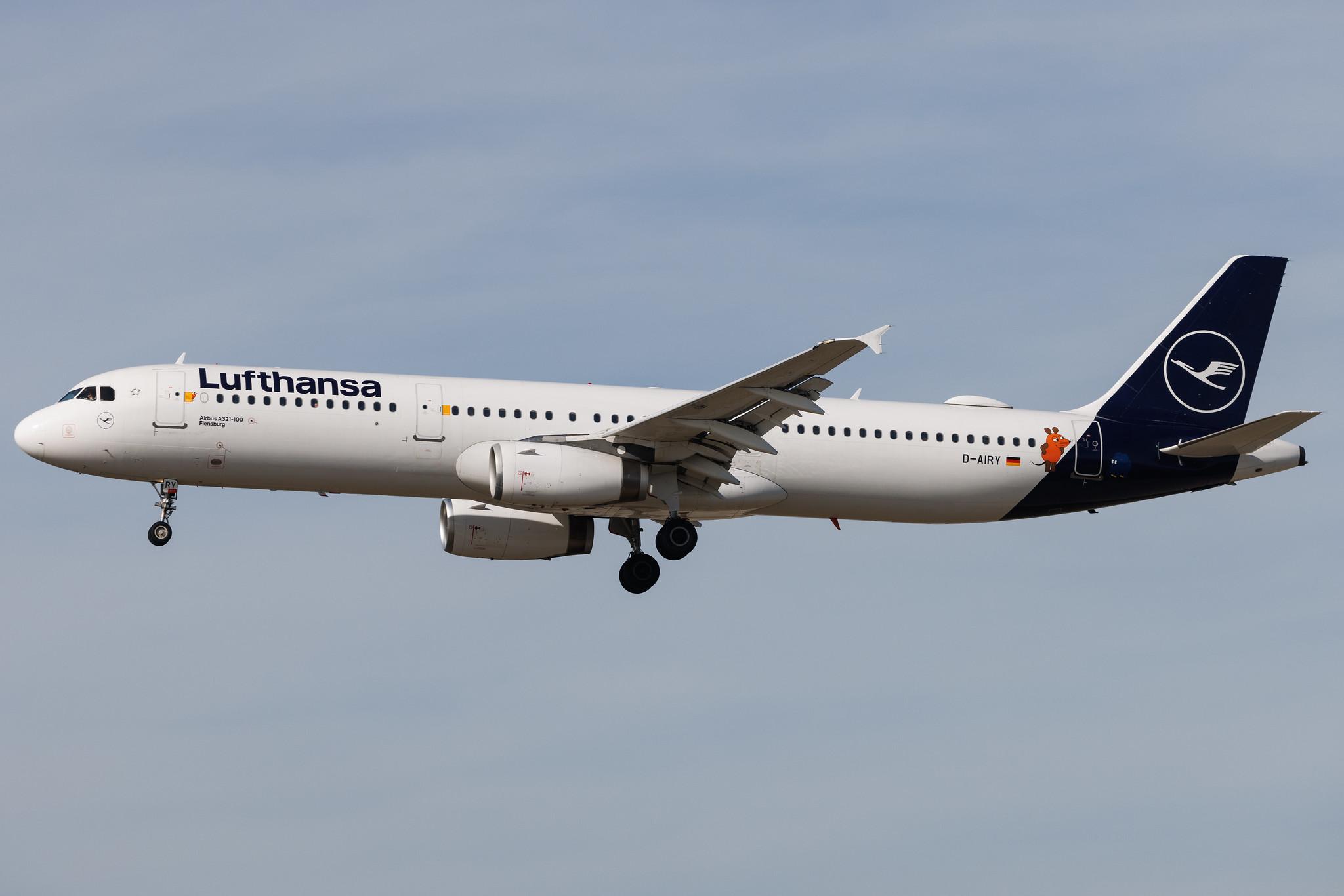 Frankfurt Airport: Lufthansa (LH / DLH) | Livery: Die Maus Sticker | Airbus A321-131 A321 | D-AIRY | MSN 0901