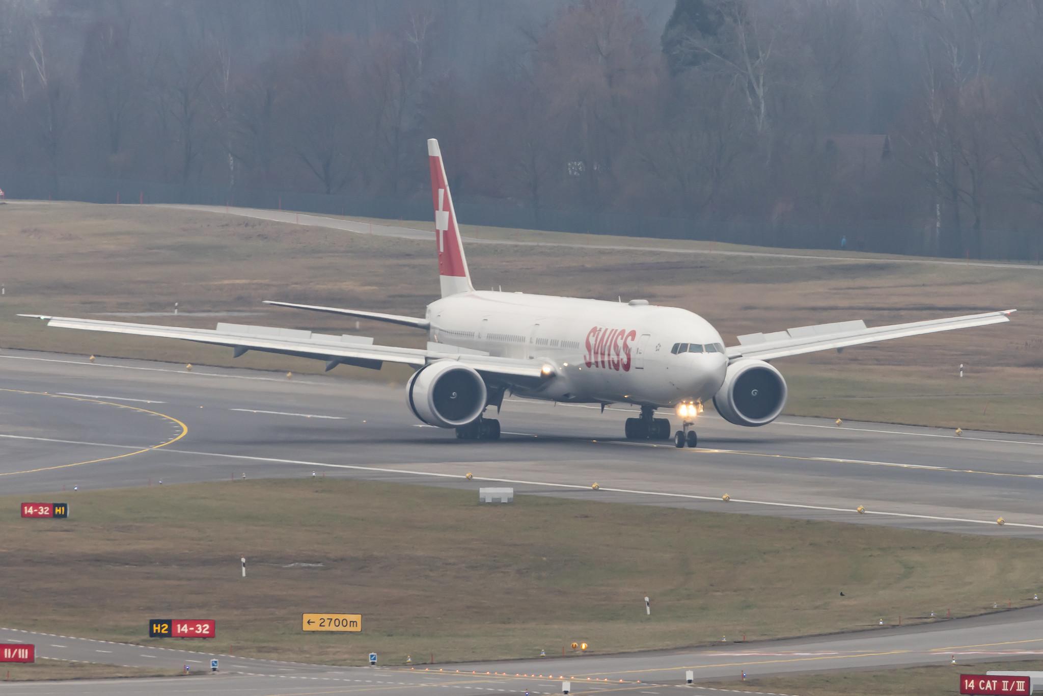 Flughafen Zürich: Swiss (LX / SWR) | Boeing 777-300(ER) B77W | HB-JNL | MSN 66092