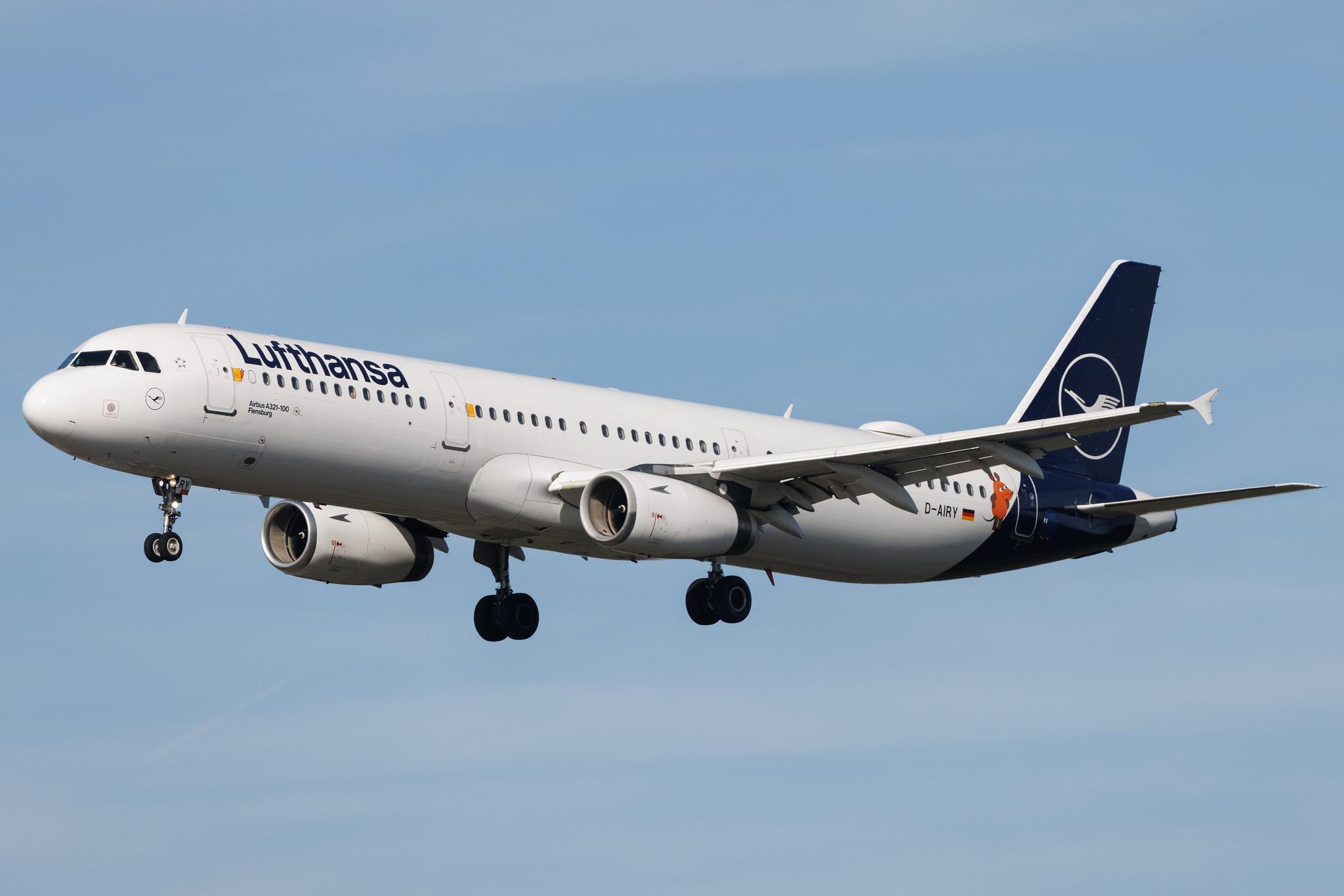 Frankfurt Airport: Lufthansa (LH / DLH) | Livery: Die Maus Sticker | Airbus A321-131 A321 | D-AIRY | MSN 0901