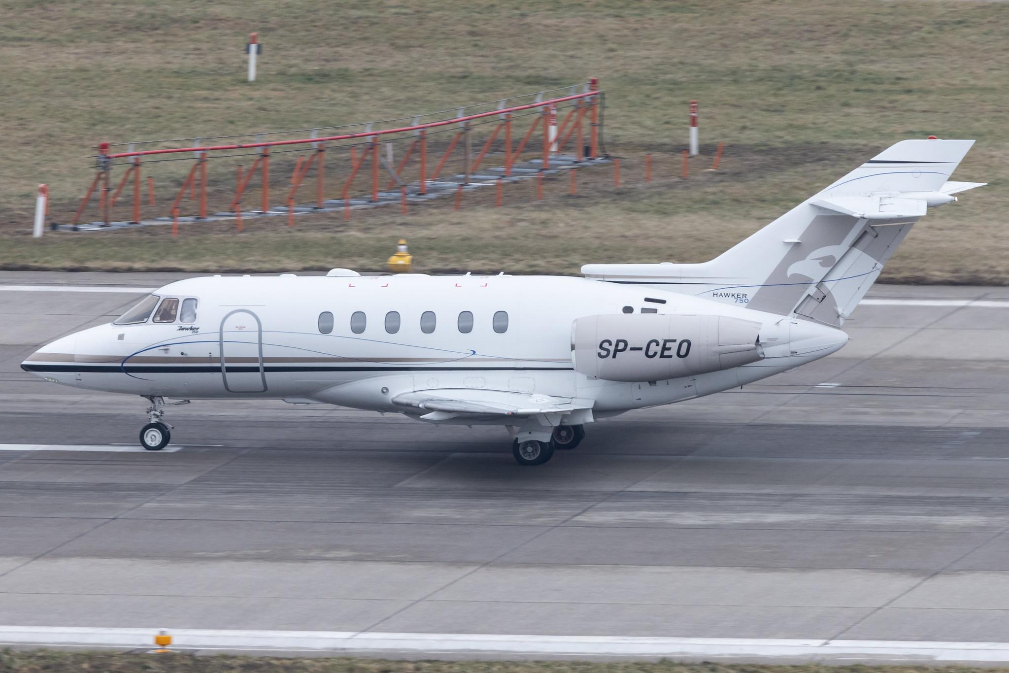 Flughafen Zürich: Jet Story (/ JDI) | Hawker 750 H25B | SP-CEO | MSN HB-10
