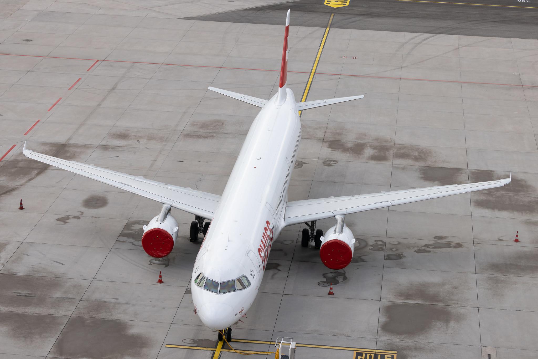 Flughafen Zürich: Swiss (LX / SWR) | Airbus A321-111 A321 | HB-IOH | MSN 0664