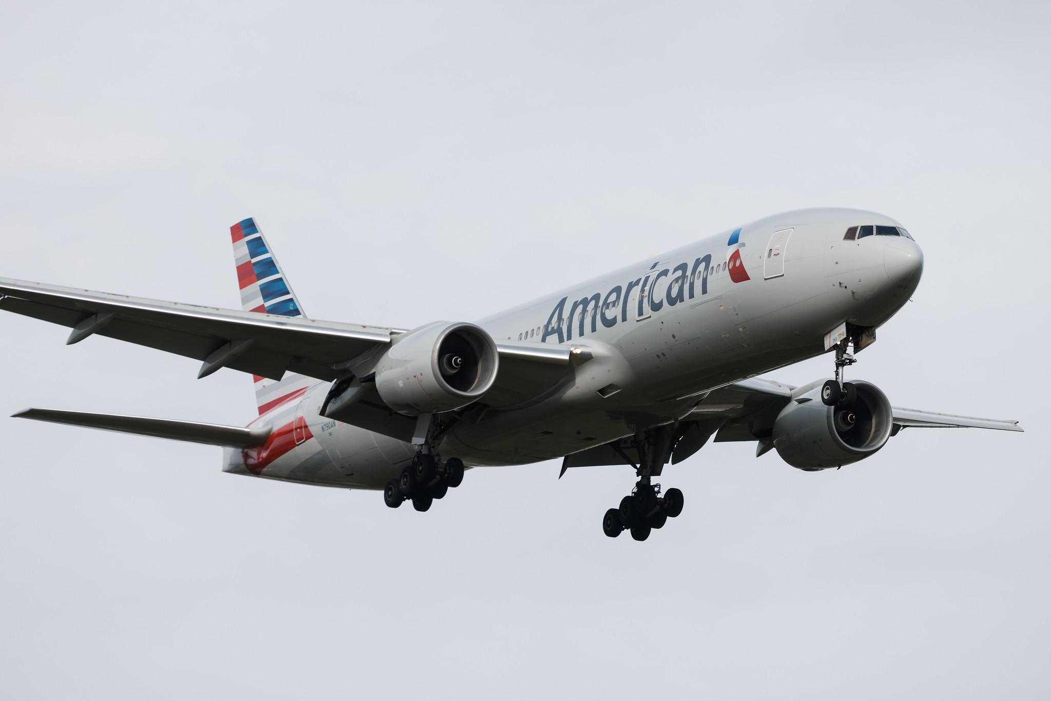 London Heathrow: American Airlines (AA / AAL) | Boeing 777-223(ER) B772 | N790AN | MSN 30251