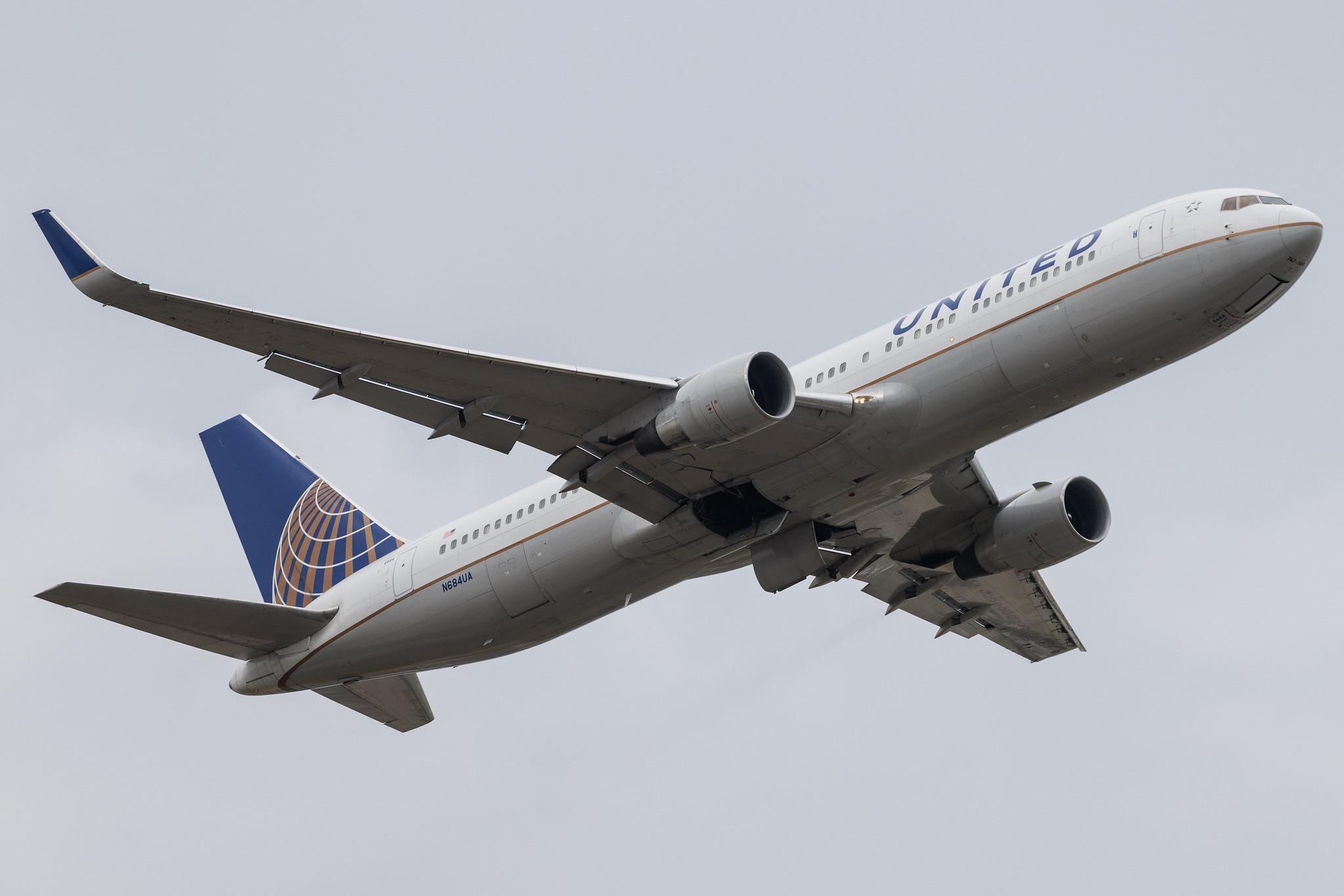London Heathrow: United Airlines (UA / UAL) | Boeing 767-3CB(ER) B763 | N684UA | MSN 33466