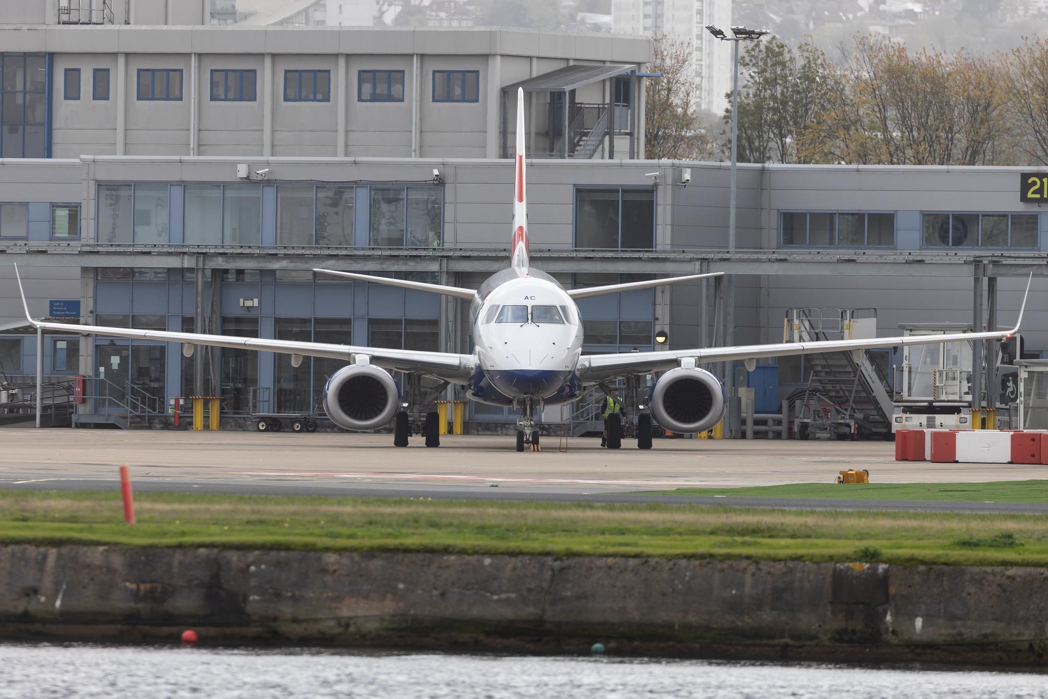 London City Airport: British Airways (BA / BAW) | Operator: BA CityFlyer | Embraer E190LR E190 | G-LCAC | MSN 19000513
