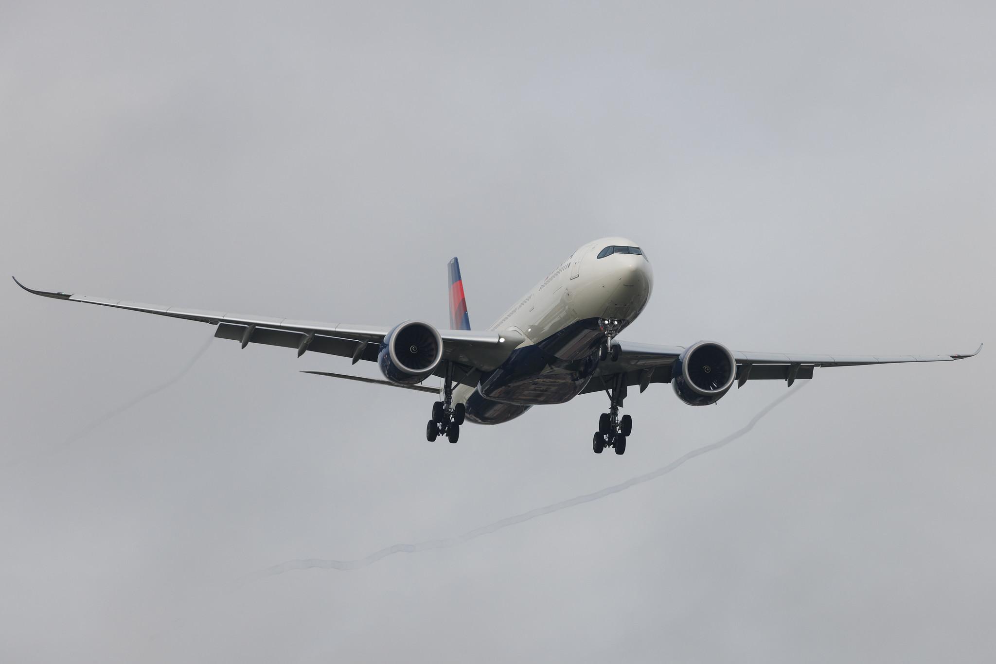 London Heathrow: Delta Air Lines (DL / DAL) | Airbus A330-941 A339 | N410DZ | MSN 1990