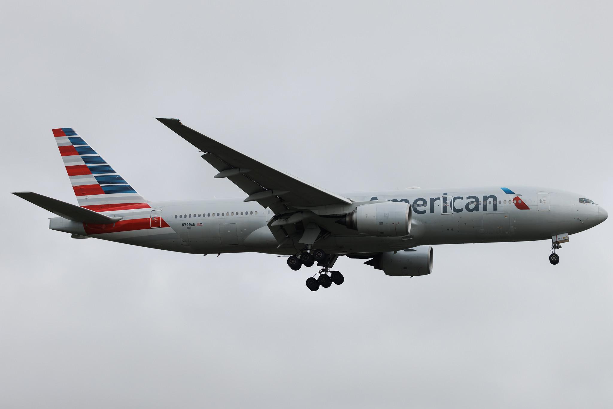London Heathrow: American Airlines (AA / AAL) | Boeing 777-223(ER) B772 | N799AN | MSN 30258