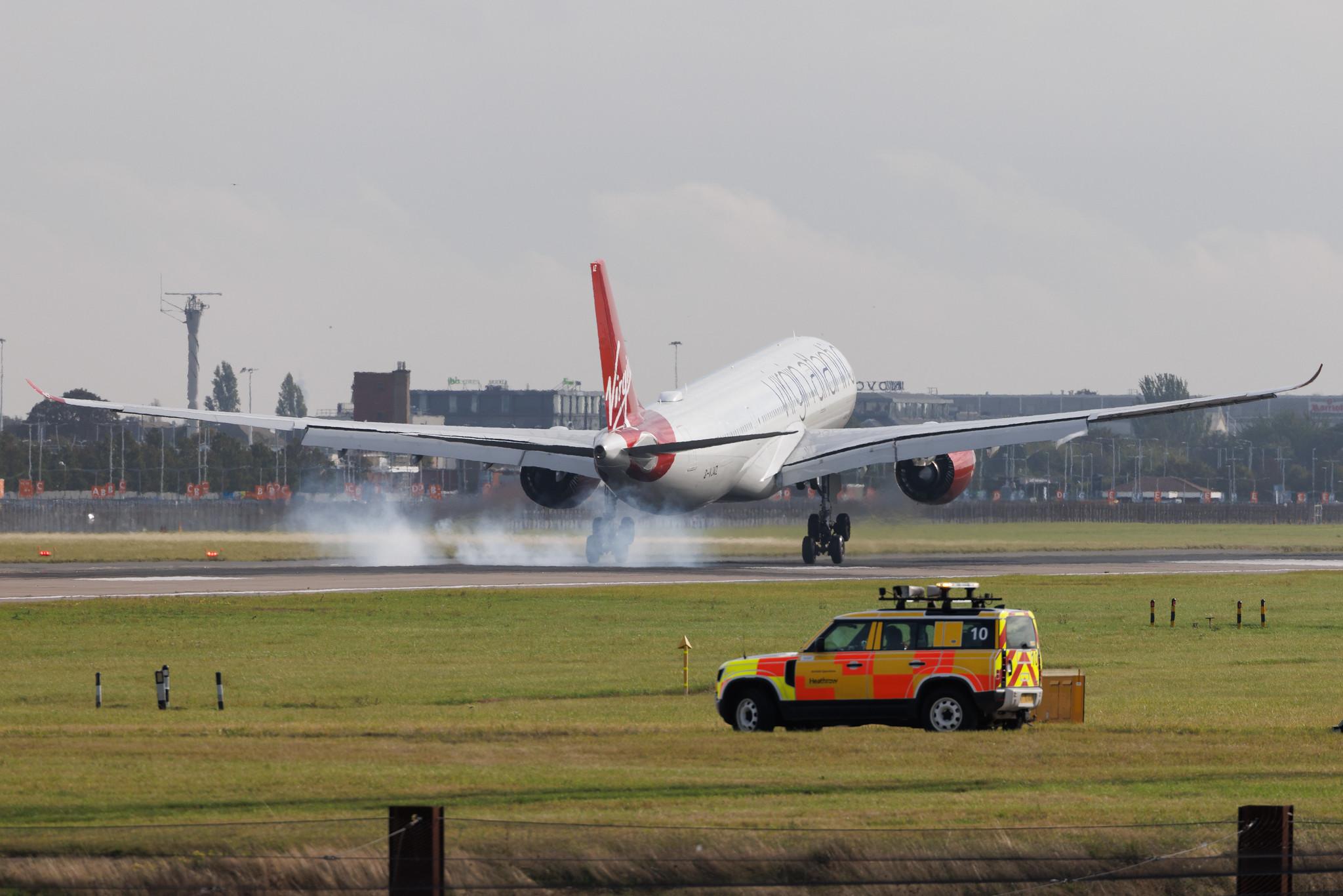 London Heathrow: Virgin Atlantic (VS / VIR) | Airbus A330-941 A339 | G-VJAZ | MSN 2018