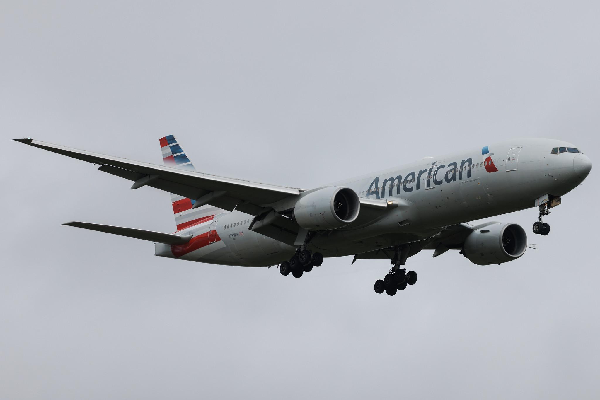 London Heathrow: American Airlines (AA / AAL) | Boeing 777-223(ER) B772 | N799AN | MSN 30258