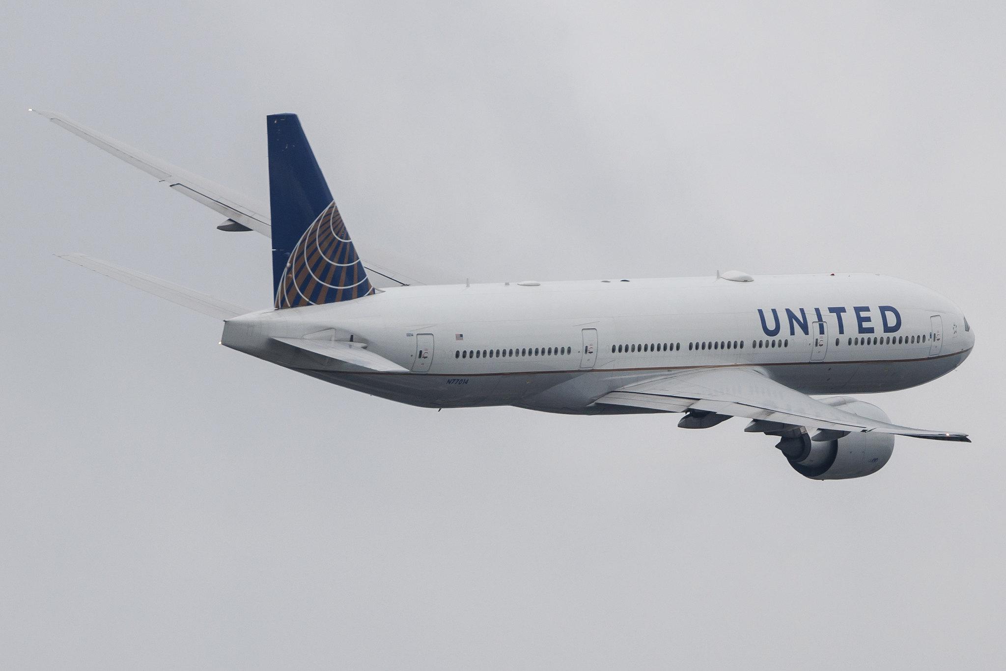 London Heathrow: United Airlines (UA / UAL) | Boeing 777-224(ER) B772 | N77014 | MSN 29862