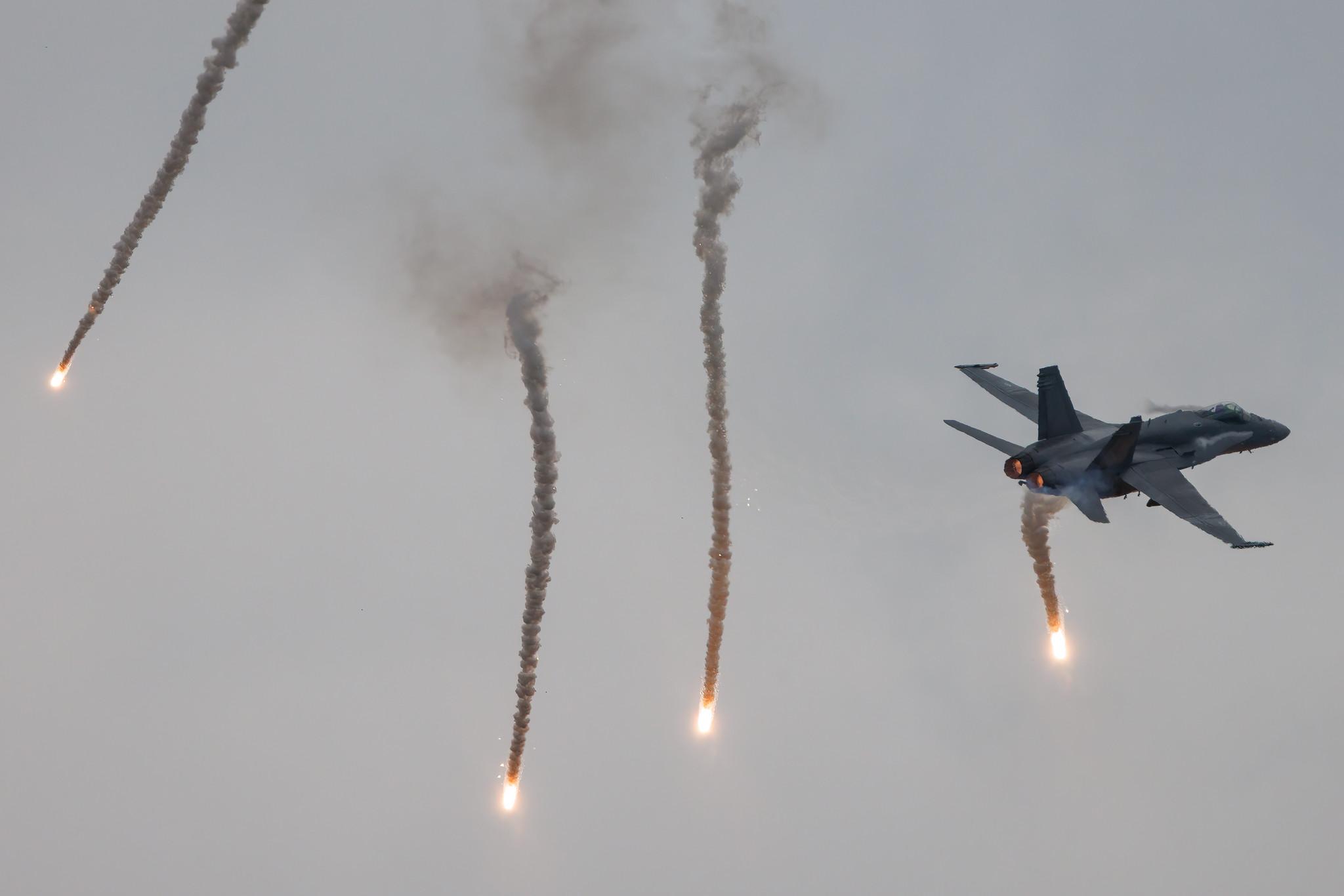 AIR SHOW Radom: Finnish Air Force (/ FNF) | McDonnell Douglas F/A-18C Hornet F18 | HN-415 | MSN 1391/FNC015