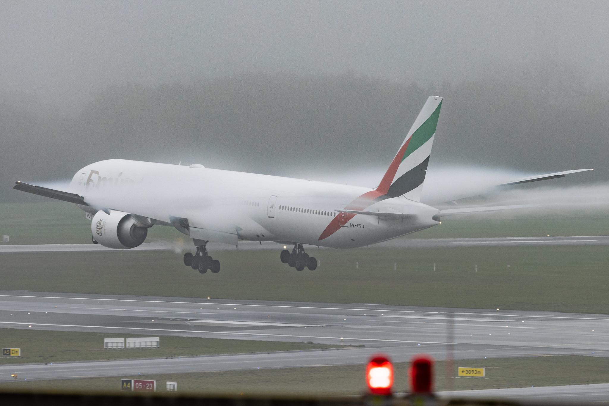 Hamburg Airport: Emirates (EK / UAE) | Boeing 777-31H(ER) B77W | A6-EPJ | MSN 42329