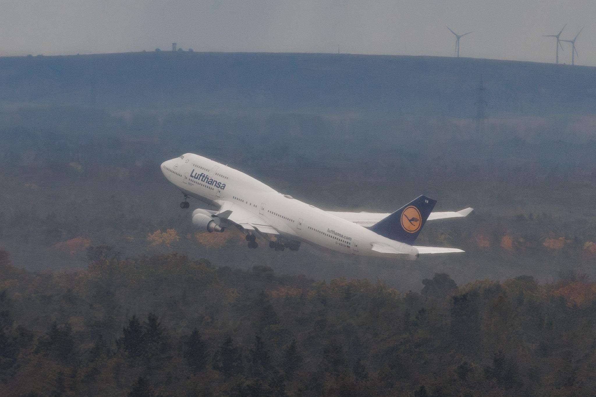 Frankfurt Airport: Lufthansa (LH / DLH) | Boeing 747-430 B744 | D-ABVW | MSN 29493