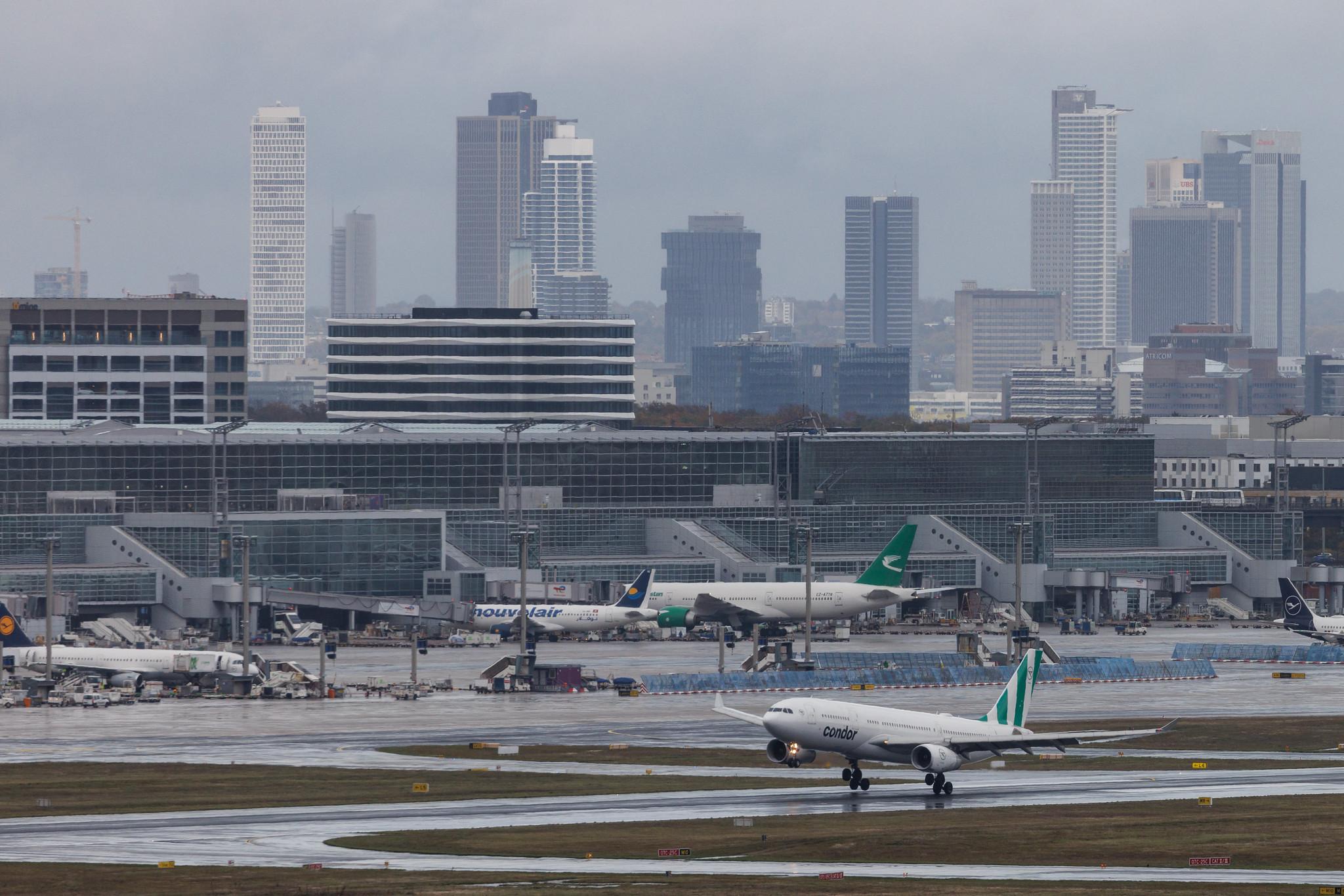 Frankfurt Airport: Condor (DE / CFG) | Airbus A330-243 A332 | D-AIYD | MSN 991
