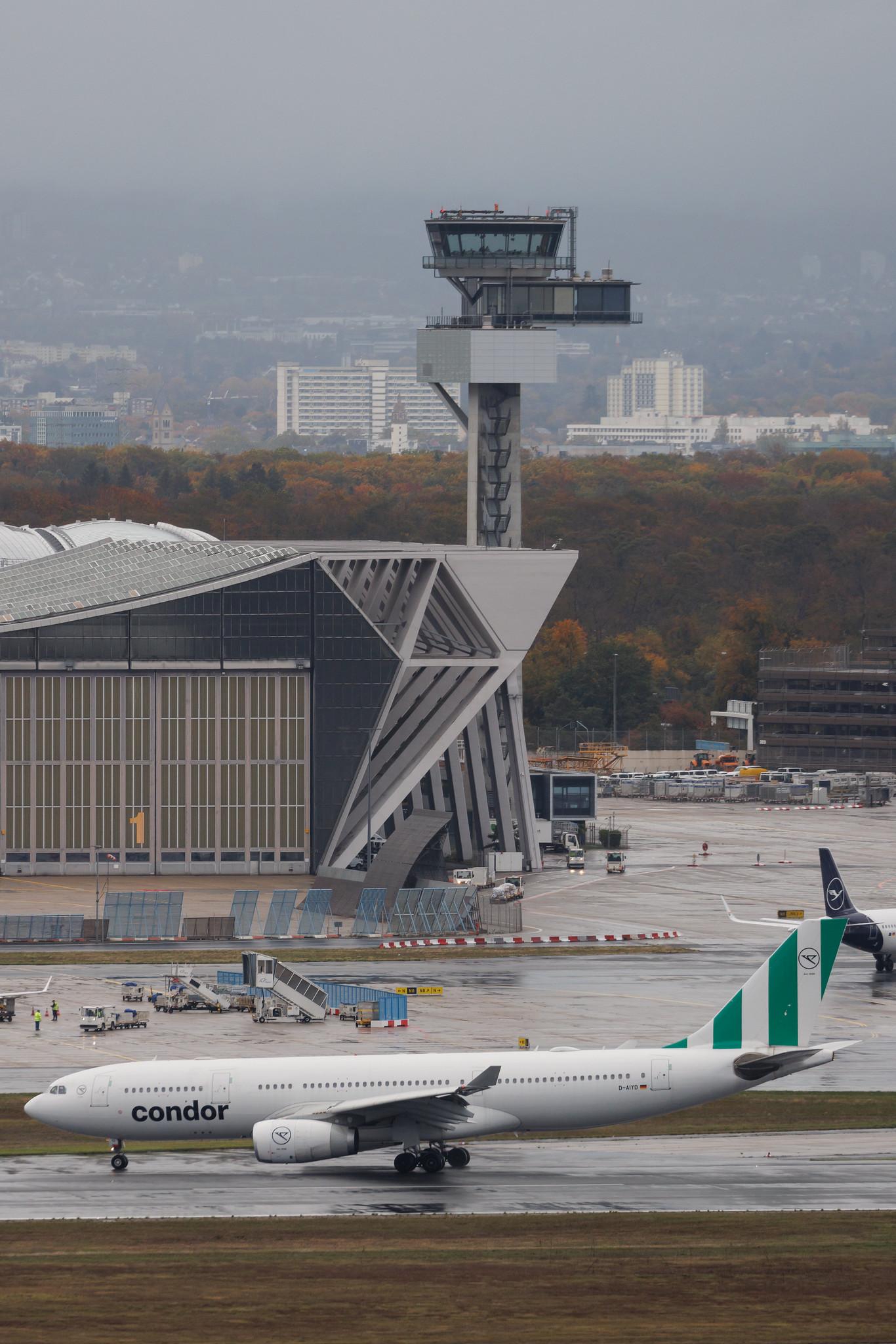 Frankfurt Airport: Condor (DE / CFG) | Airbus A330-243 A332 | D-AIYD | MSN 991