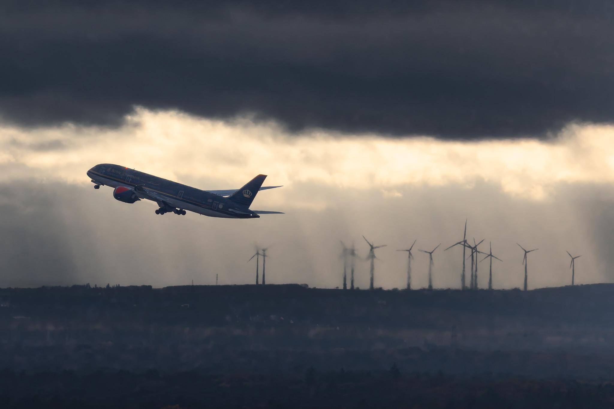 Frankfurt Airport: Royal Jordanian (RJ / RJA) | Boeing 787-8 Dreamliner B788 | JY-BAF | MSN 36112