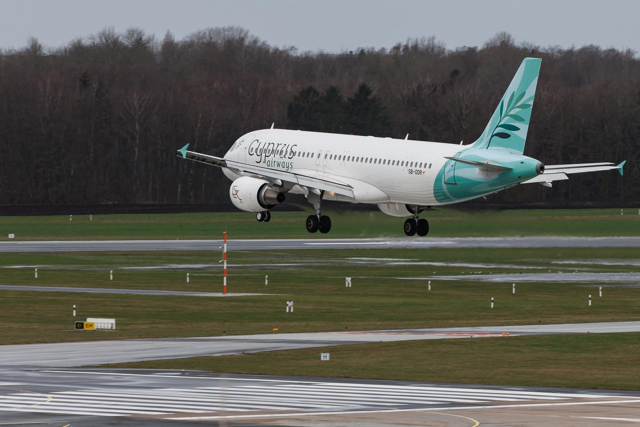 Hamburg Airport: Cyprus Airways (CY / CYP) | Airbus A320-214 A320 | 5B-DDR | MSN 03933