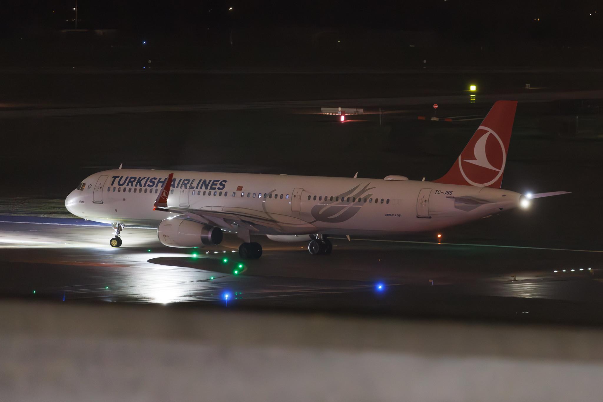 Hamburg Airport: Turkish Airlines (TK / THY) | Airbus A321-231 A321 | TC-JSS | MSN 6657