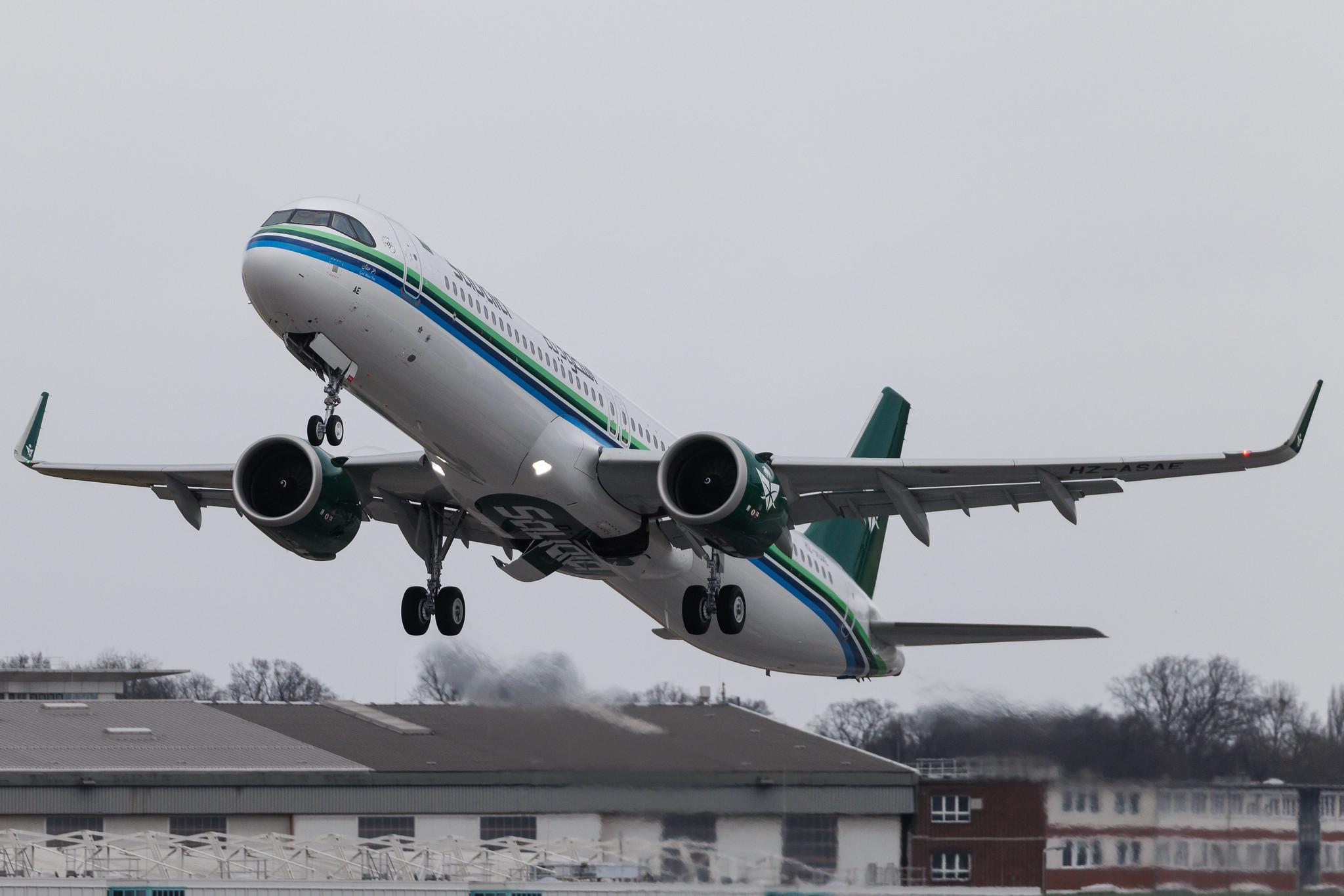 Hamburg Finkenwerder: Saudia (SV / SVA) | Airbus A321-251NX A21N | HZ-ASAE | MSN 11698