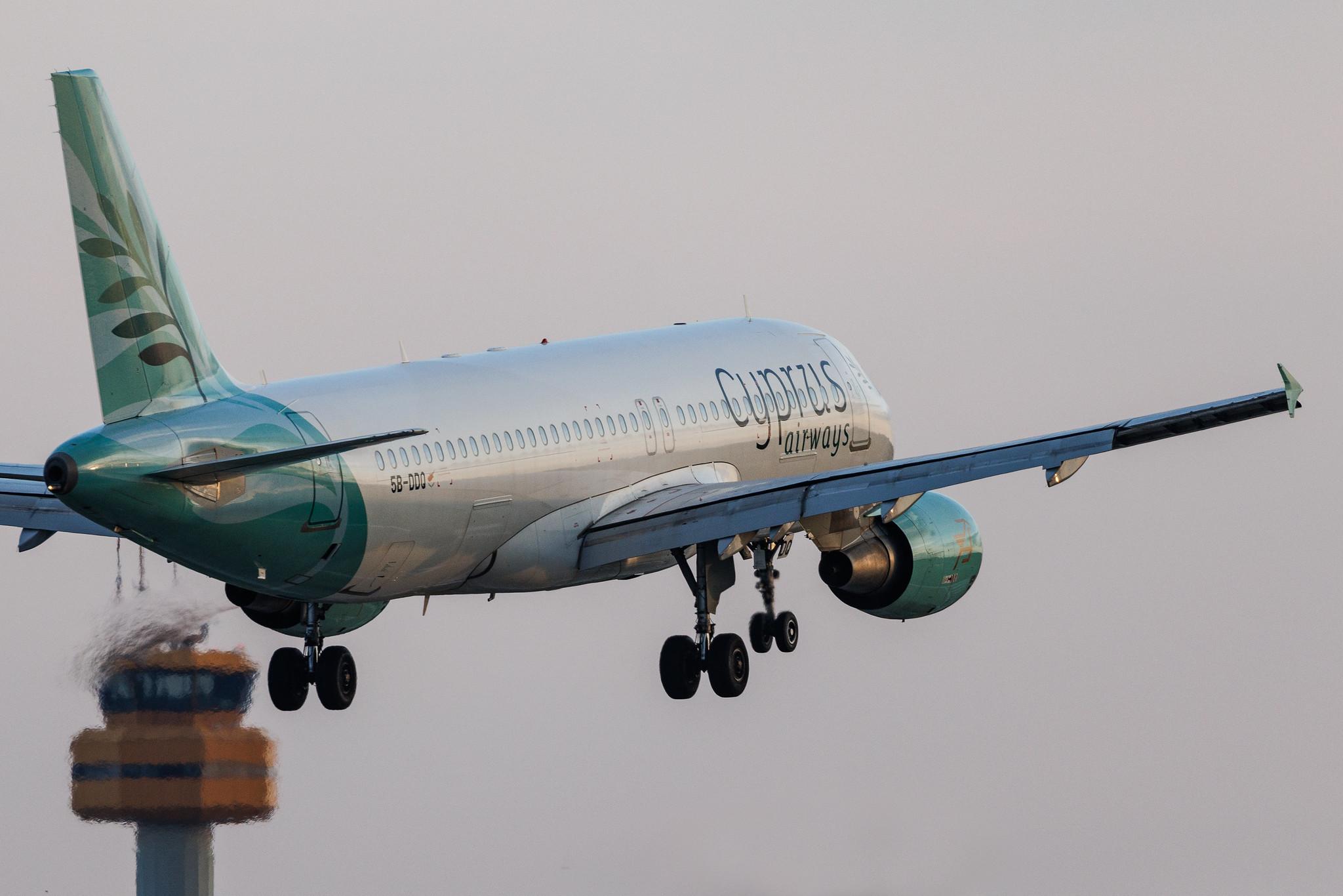 Hamburg Airport: Cyprus Airways (CY / CYP) | Airbus A320-214 A320 | 5B-DDQ | MSN 04055