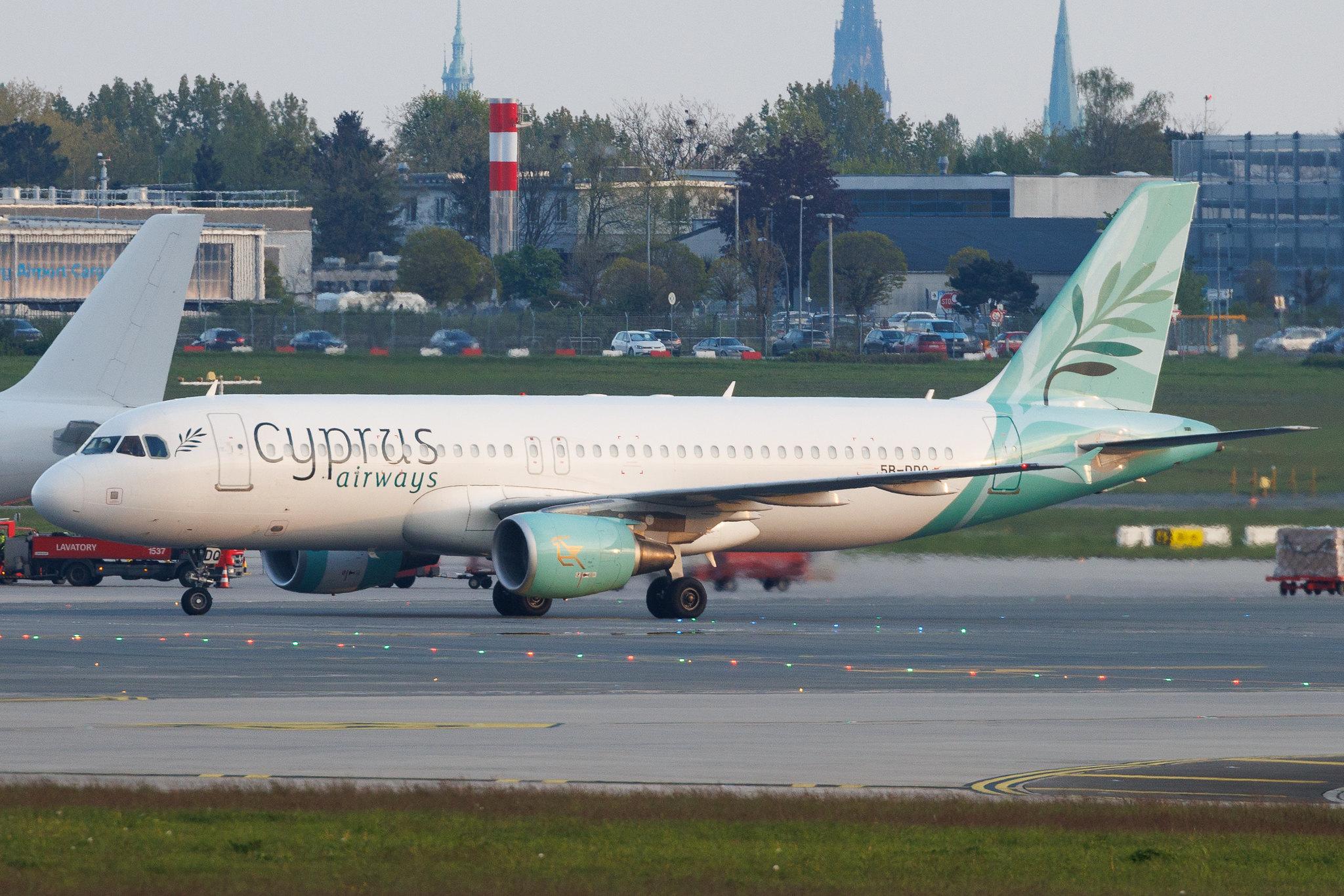 Hamburg Airport: Cyprus Airways (CY / CYP) | Airbus A320-214 A320 | 5B-DDQ | MSN 04055