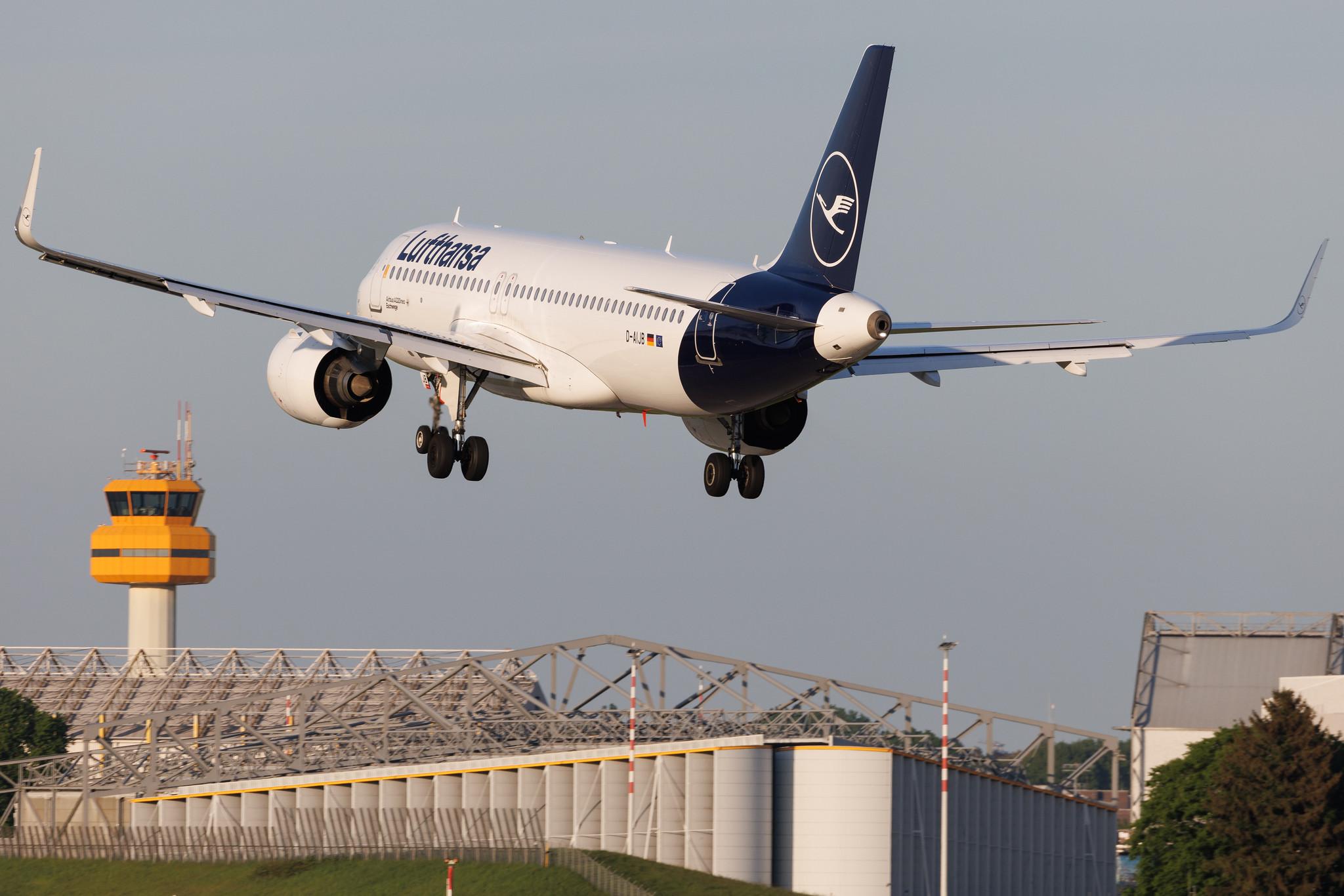 Hamburg Airport: Lufthansa (LH / DLH) | Airbus A320-271N A20N | D-AIJB | MSN 09493