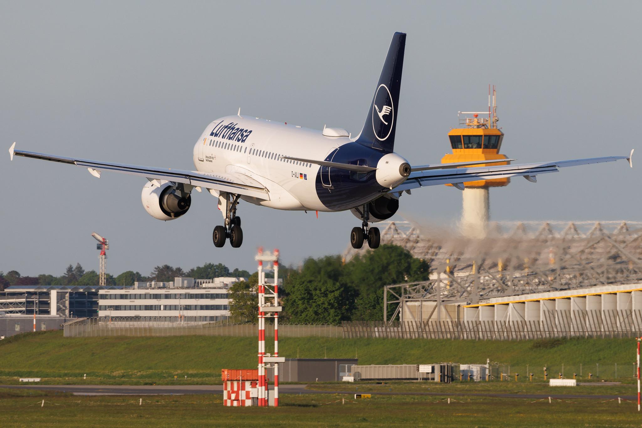 Hamburg Airport: Lufthansa (LH / DLH) | Airbus A319-114 A319 | D-AILI | MSN 0651