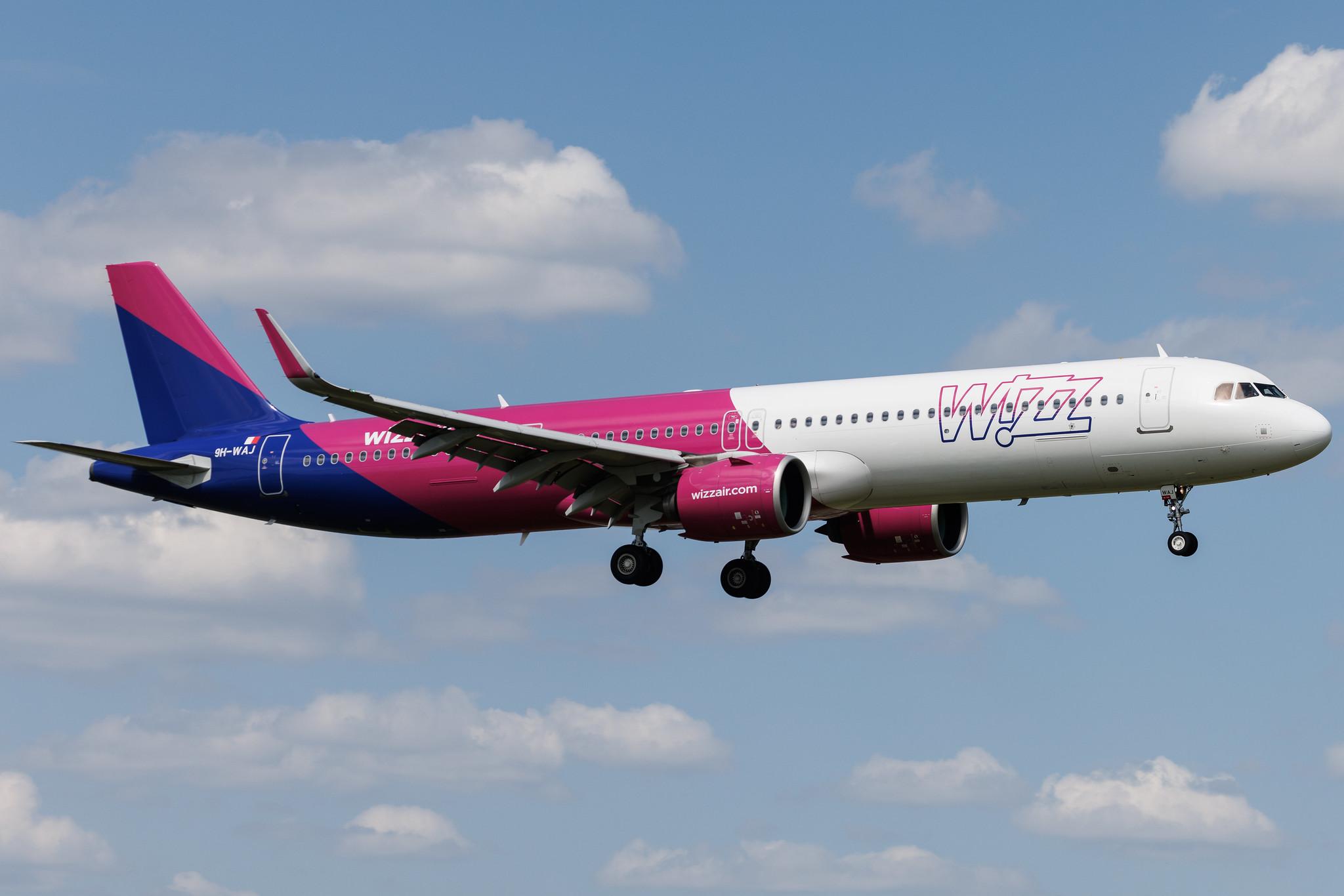 Warsaw Chopin Airport: Wizz Air (W6 / WZZ) | Operator: Wizz Air Malta | Airbus A321-271NX A21N | 9H-WAJ | MSN 10369