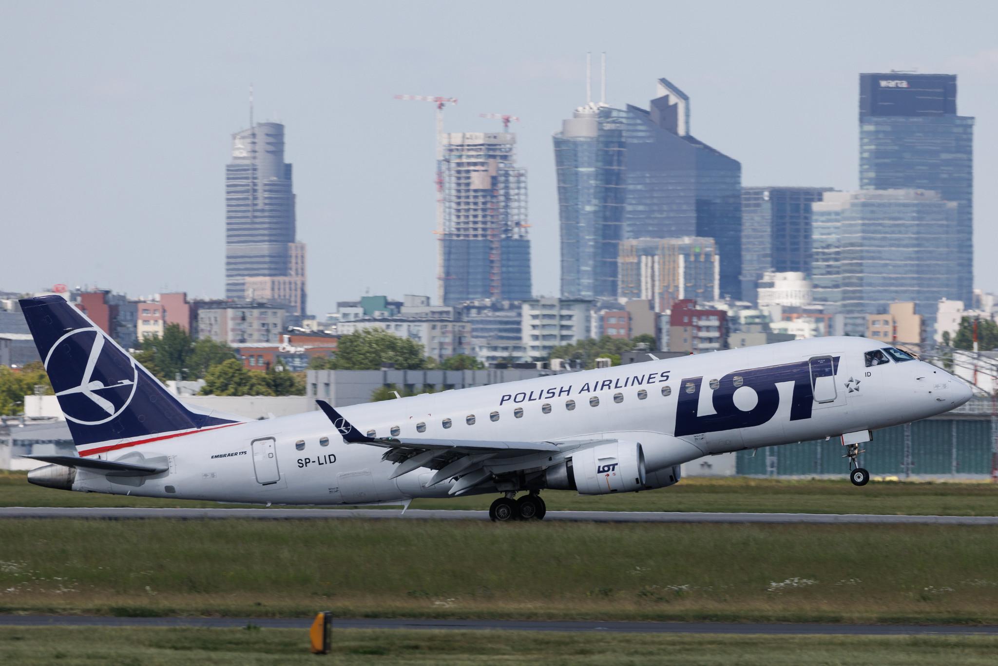 Warsaw Chopin Airport: LOT (LO / LOT) | Embraer E175STD E75S | SP-LID | MSN 17000136