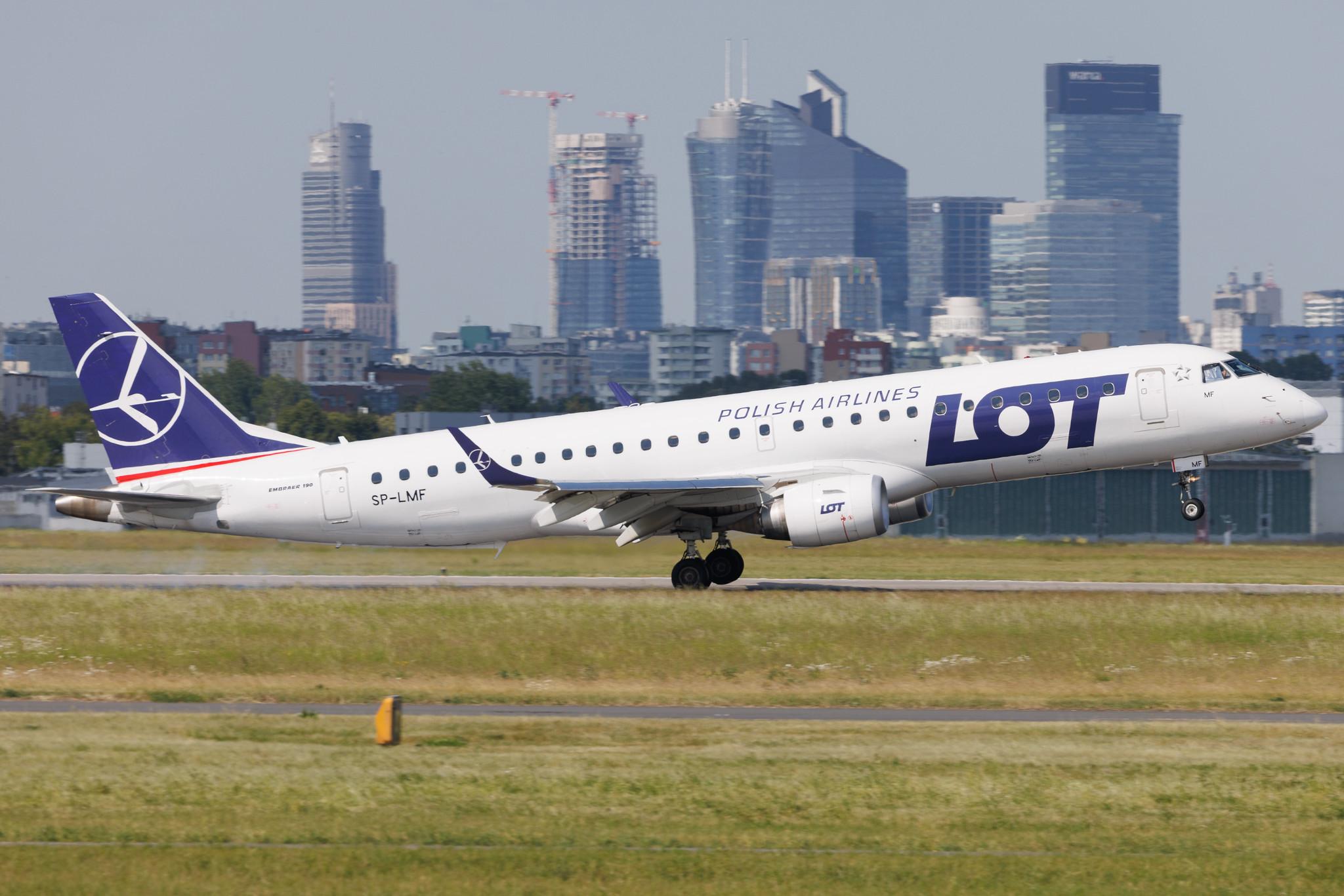 Warsaw Chopin Airport: LOT (LO / LOT) | Embraer E190AR E190 | SP-LMF | MSN 19000330
