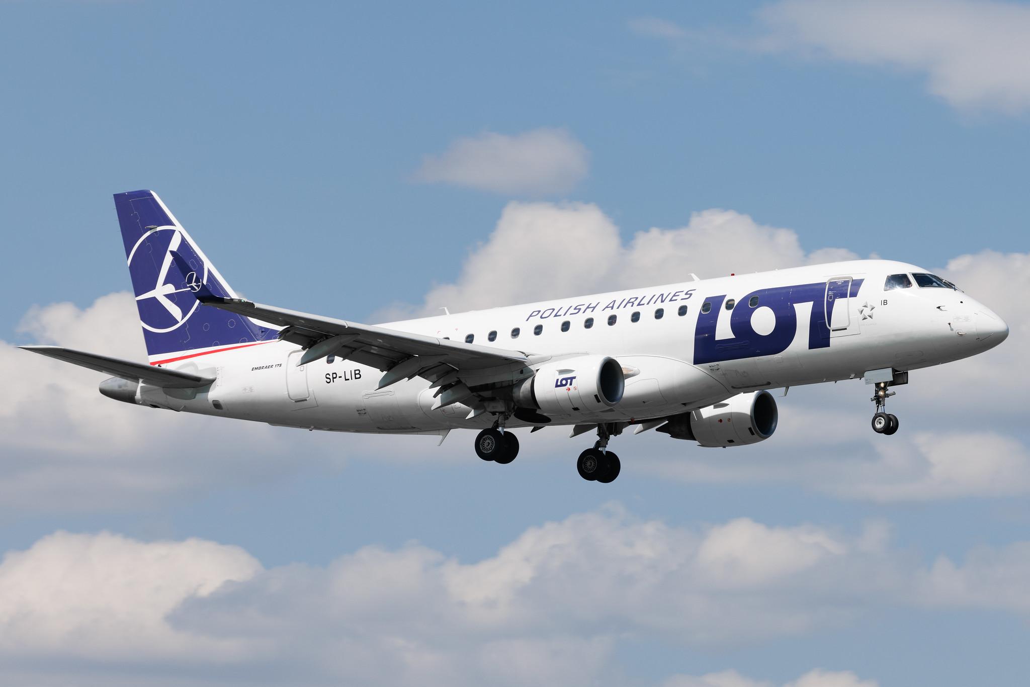 Warsaw Chopin Airport: LOT (LO / LOT) | Embraer E175STD E75S | SP-LIB | MSN 17000132