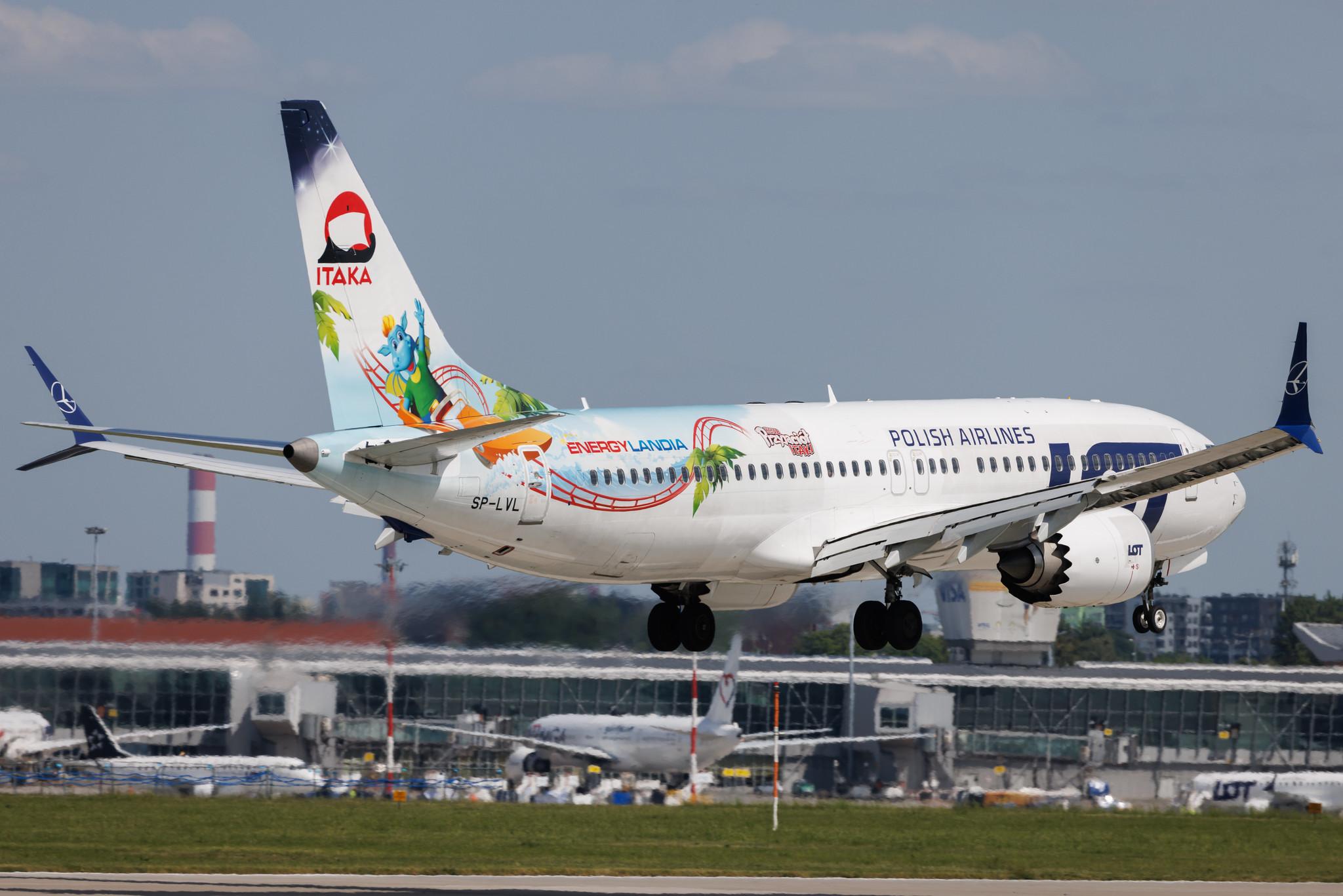 Warsaw Chopin Airport: LOT (LO / LOT) | Livery: Energylandia Livery | Boeing 737 MAX 8 B38M | SP-LVL | MSN 43331