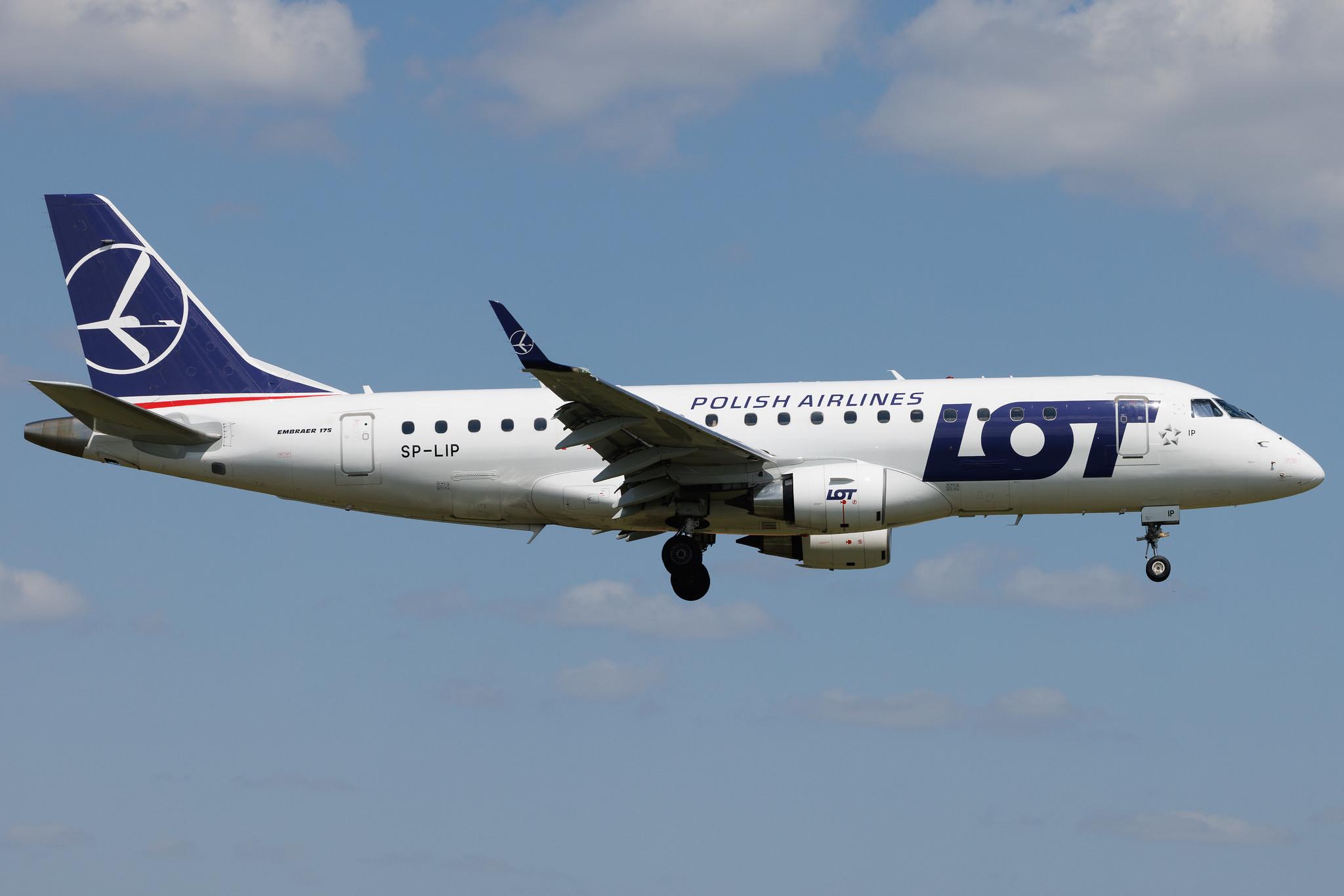 Warsaw Chopin Airport: LOT (LO / LOT) | Embraer E175STD E75S | SP-LIP | MSN 17000334