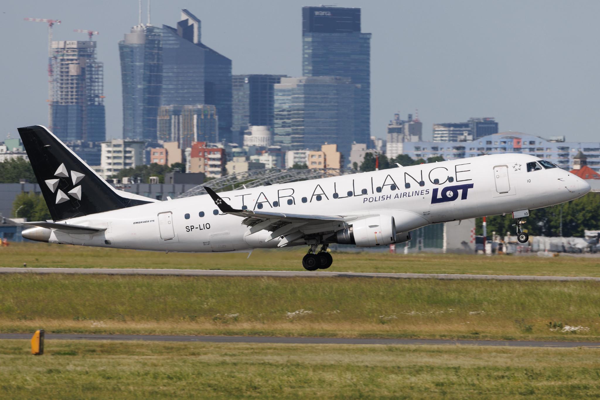 Warsaw Chopin Airport: LOT (LO / LOT) | Livery: Star Alliance Livery | Embraer E175LR E75S | SP-LIO | MSN 17000321