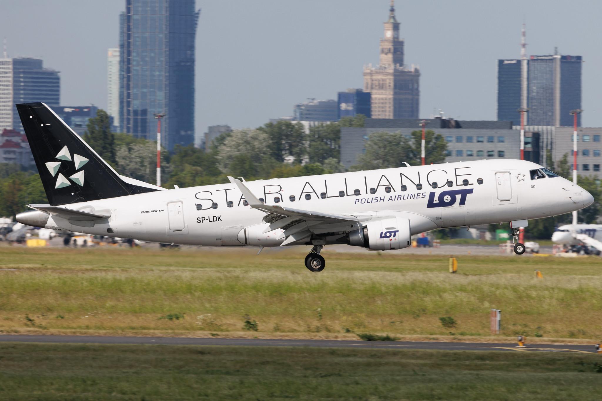 Warsaw Chopin Airport: LOT (LO / LOT) | Livery: Star Alliance Livery | Embraer E170STD E170 | SP-LDK | MSN 17000074