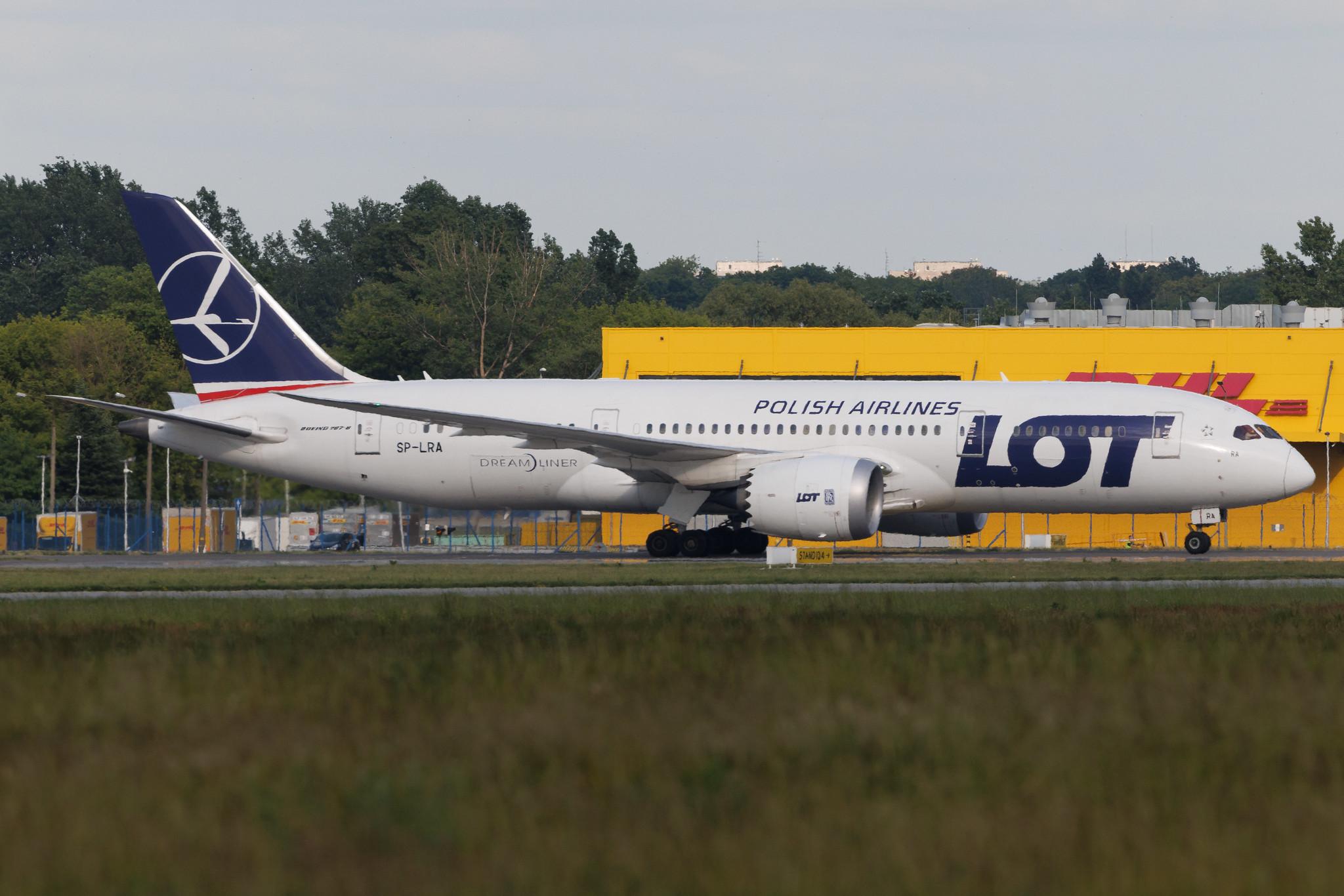Warsaw Chopin Airport: LOT (LO / LOT) | Boeing 787-8 Dreamliner B788 | SP-LRA | MSN 35938