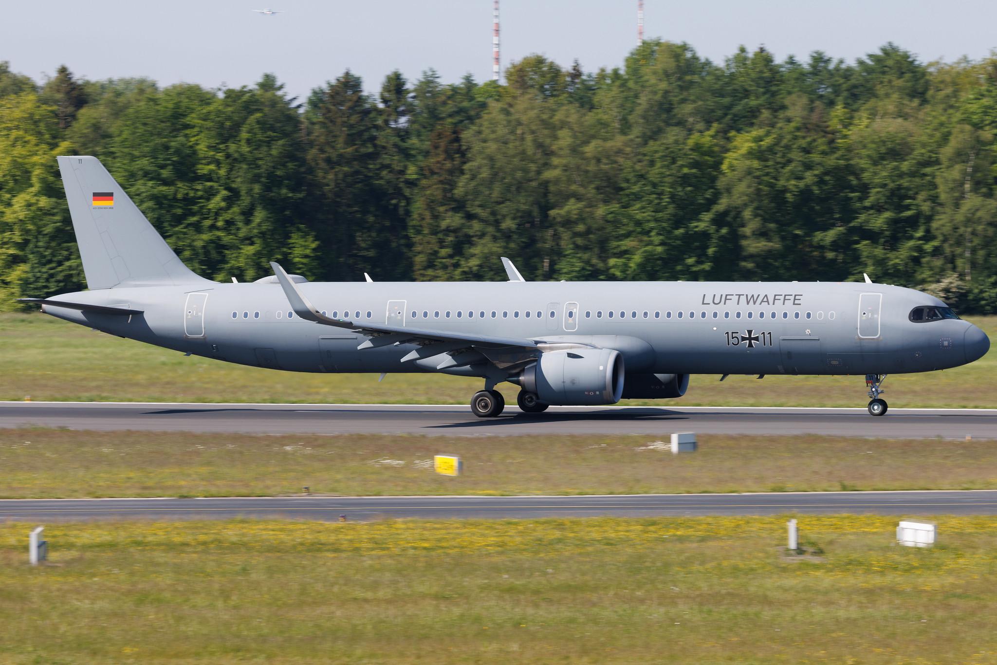 Hamburg Airport: German Air Force (/ GAF) | Airbus A321-251NX A21N | 15+11 | MSN 10528