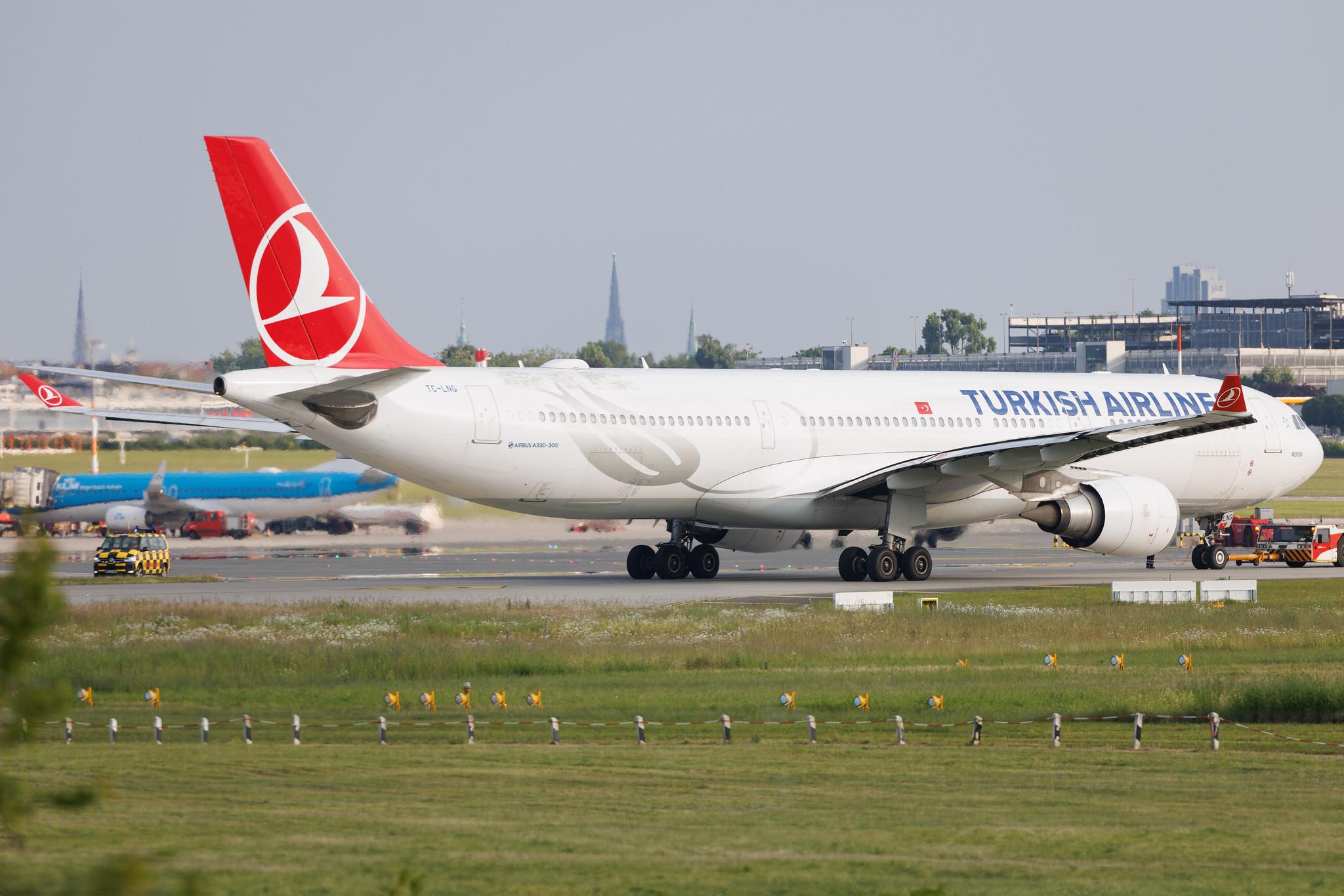 Hamburg Airport: Turkish Airlines (TK / THY) | Airbus A330-303 A333 | TC-LNG | MSN 1718