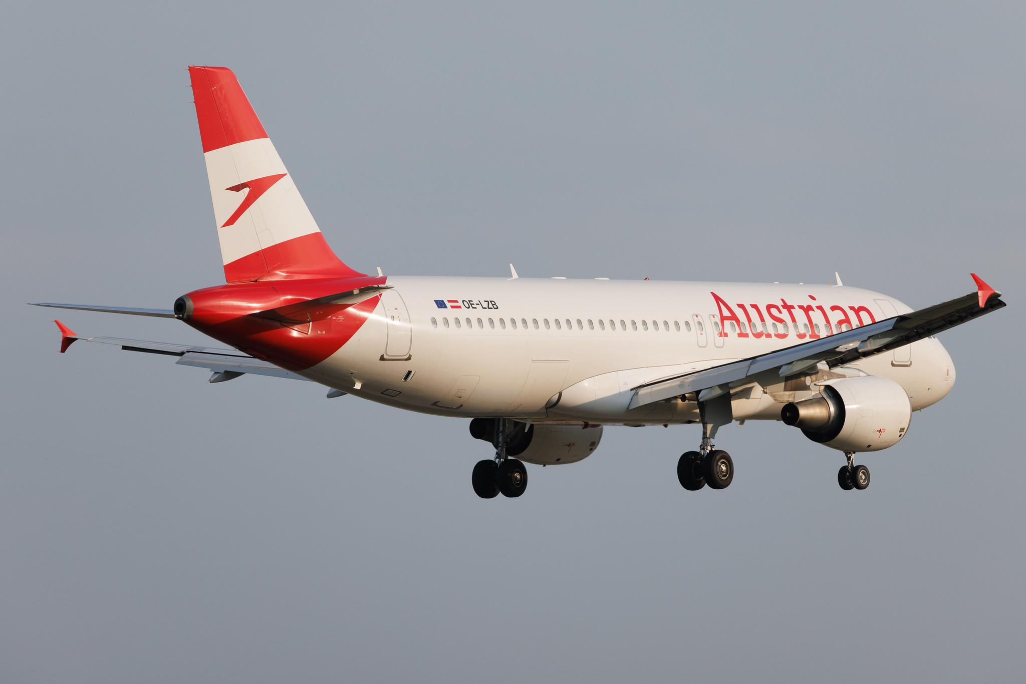 Hamburg Airport: Austrian Airlines (OS / AUA) | Airbus A320-214 A320 | OE-LZB | MSN 03268