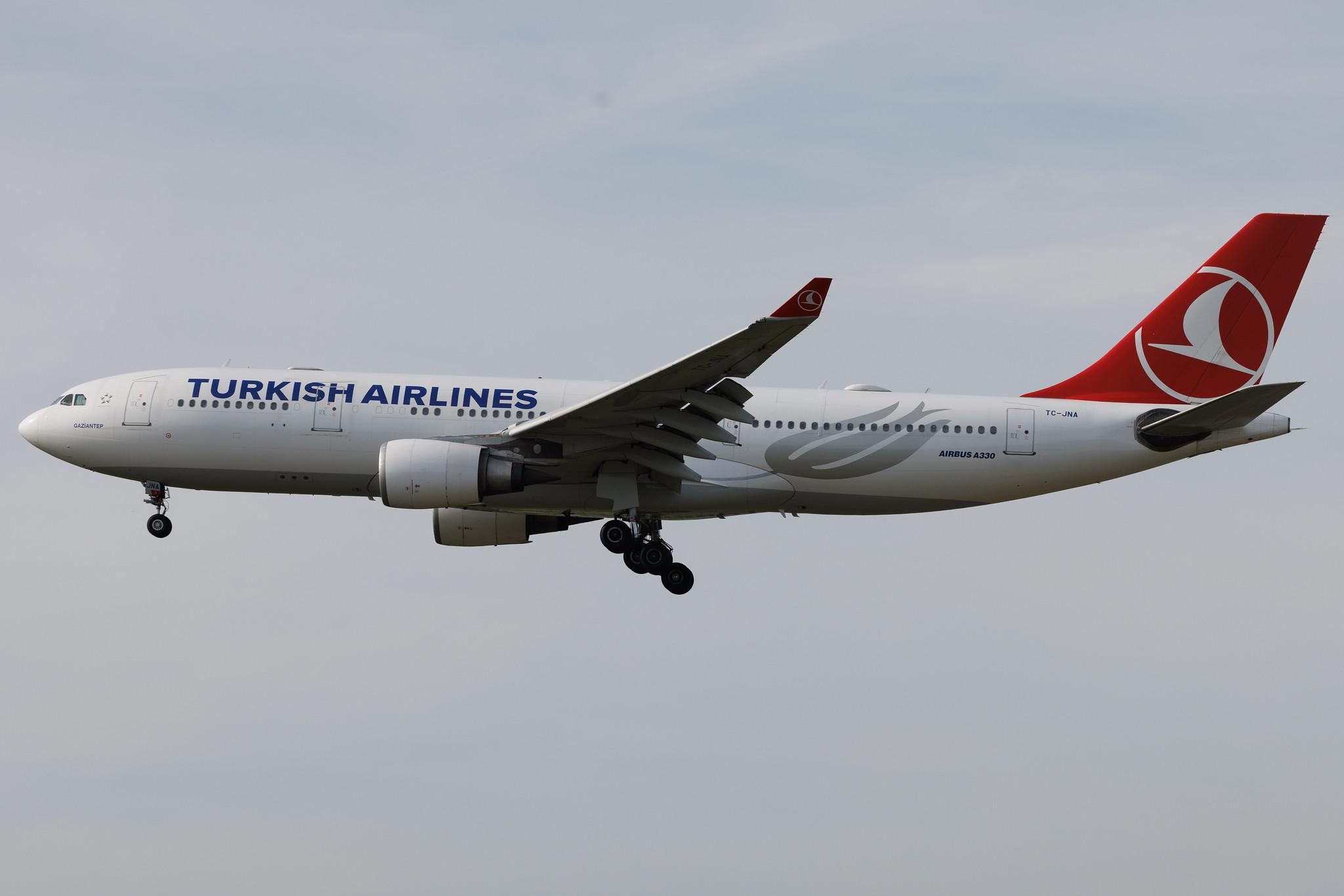 Frankfurt Airport: Turkish Airlines (TK / THY) | Airbus A330-203 A332 | TC-JNA | MSN 0697