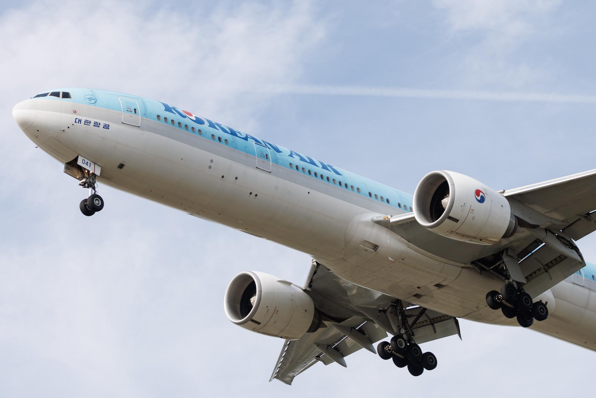 Frankfurt Airport: Korean Air (KE / KAL) | Boeing 777-3B5(ER) B77W | HL8041 | MSN 60375