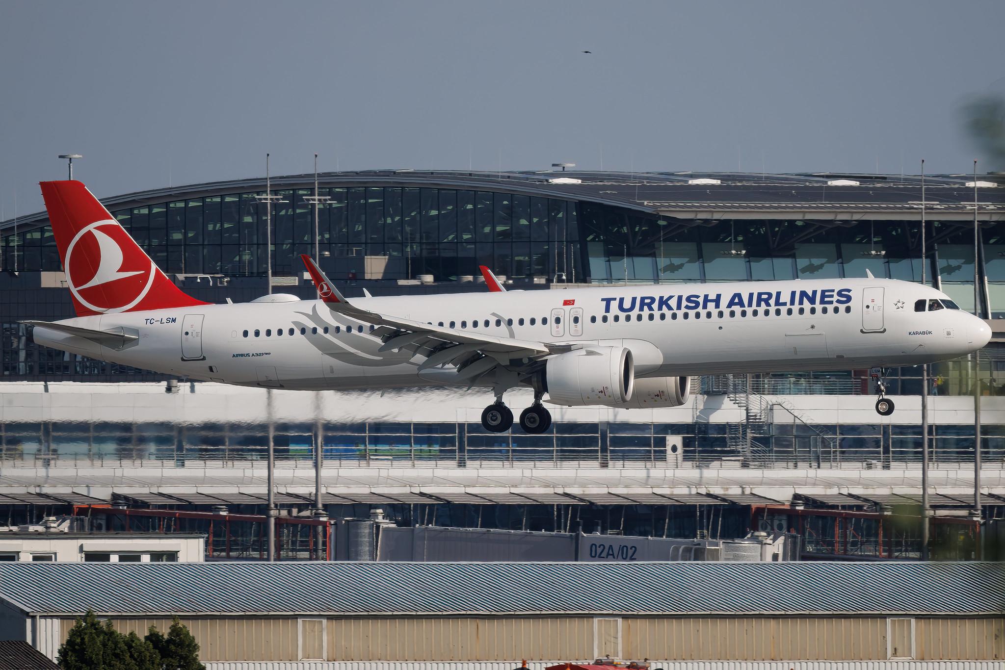Hamburg Airport: Turkish Airlines (TK / THY) | Airbus A321-271NX A21N | TC-LSM | MSN 09044