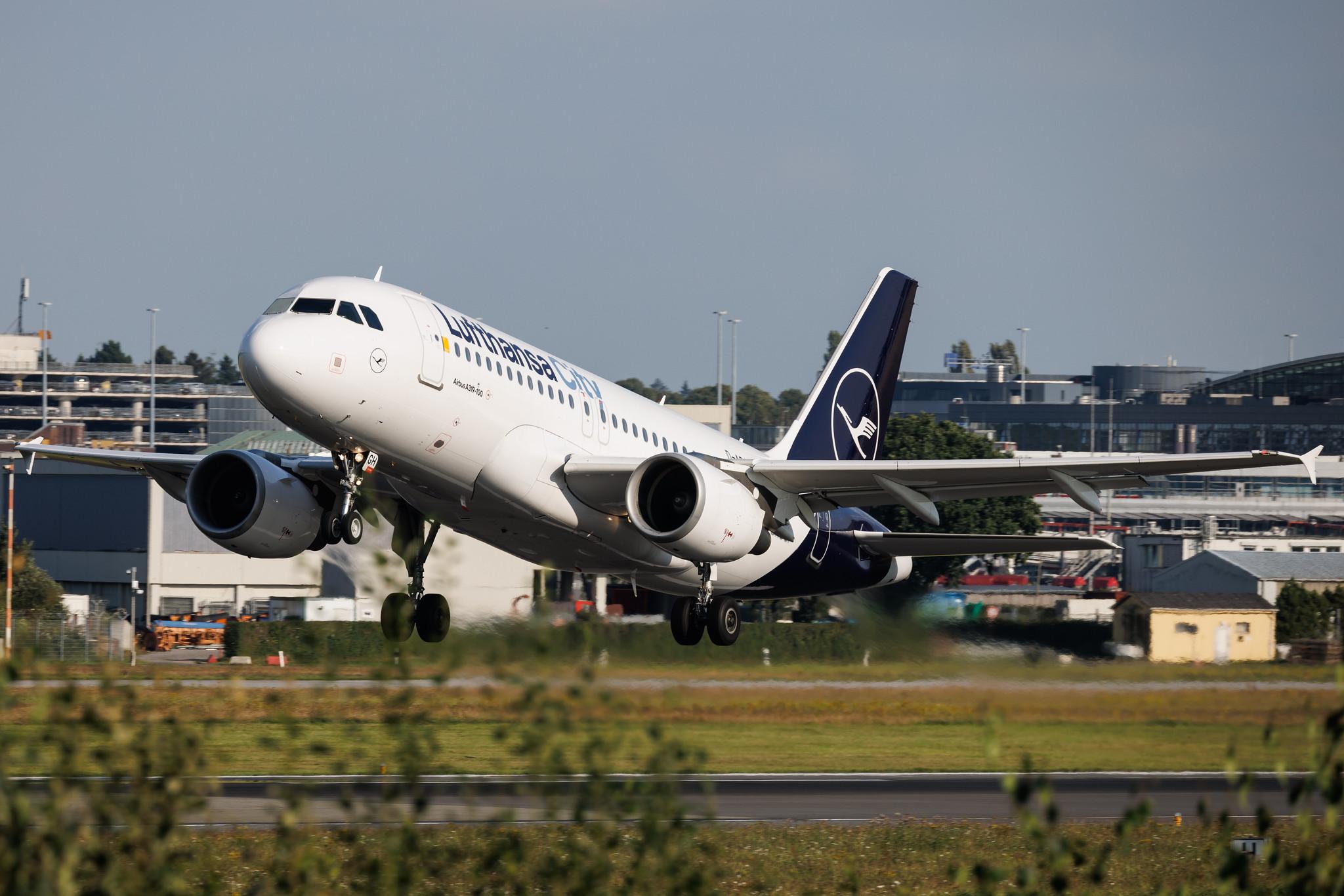 Hamburg Airport: Lufthansa City (VL / LHX) | Airbus A319-112 A319 | D-ABGH | MSN 3245