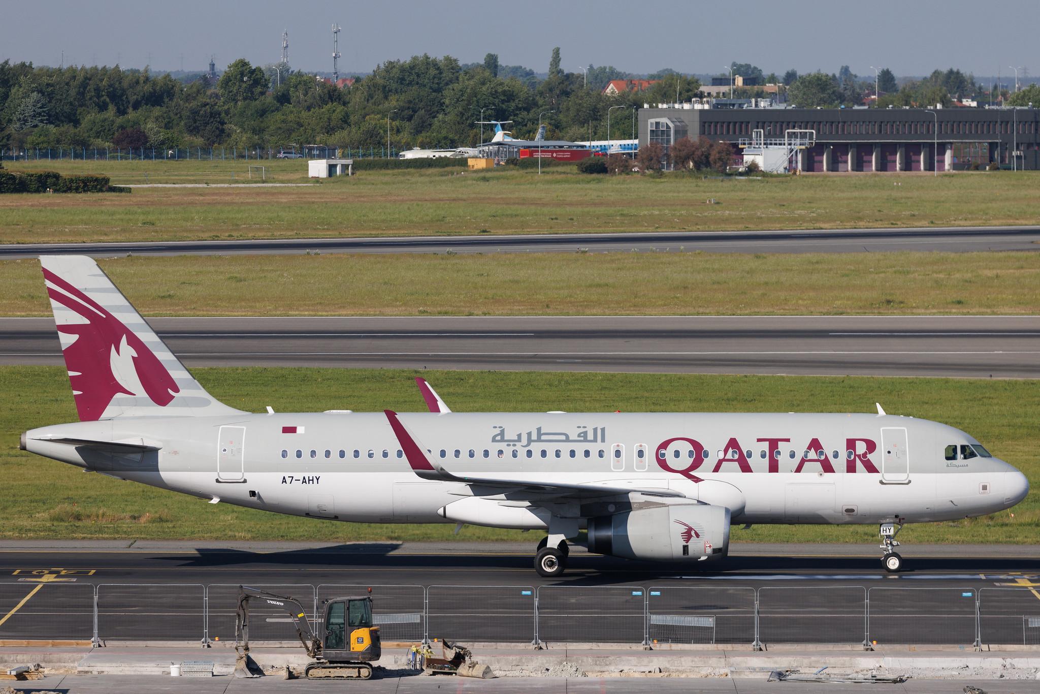 Warsaw Chopin Airport: Qatar Airways (QR / QTR) | Airbus A320-232 A320 | A7-AHY | MSN 05395