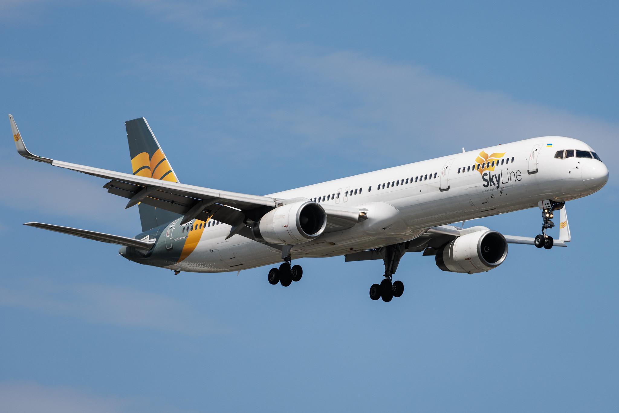 Warsaw Chopin Airport: Skyline Express Airline (QU / UTN) | Operator: Skyline Express | Boeing 757-330 B753 | UR-SLE | MSN 29012