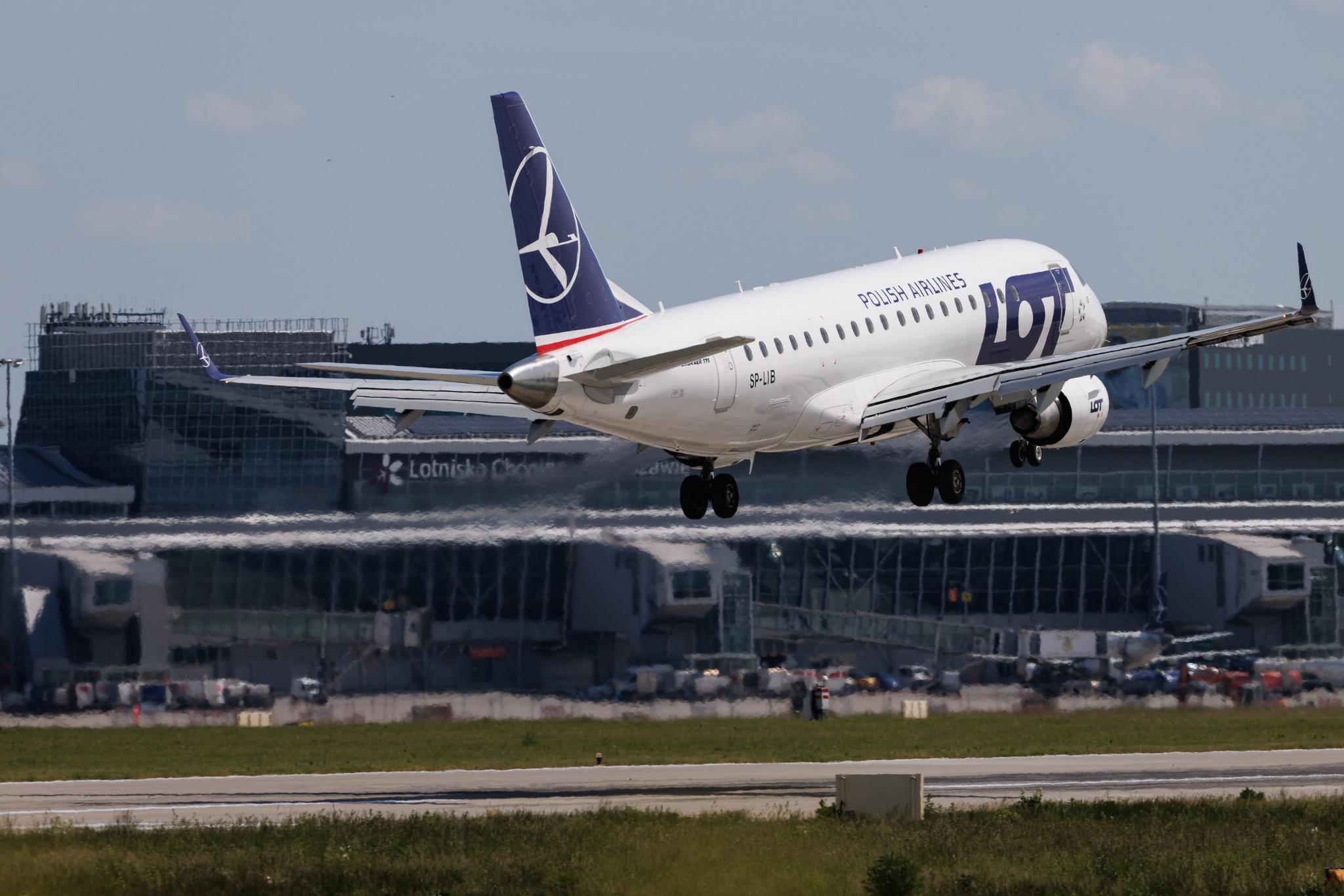 Warsaw Chopin Airport: LOT (LO / LOT) | Embraer E175STD E75S | SP-LIB | MSN 17000132