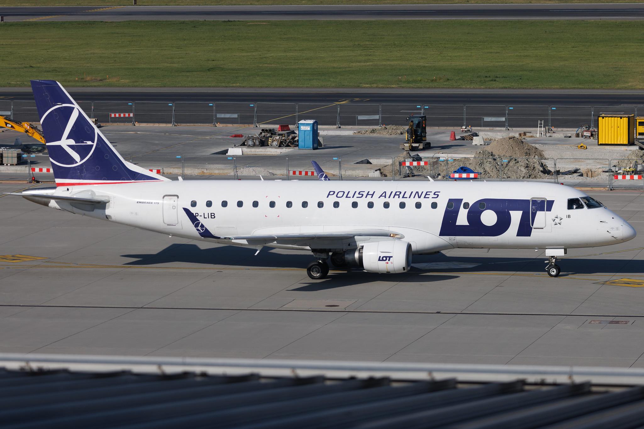 Warsaw Chopin Airport: LOT (LO / LOT) | Embraer E175STD E75S | SP-LIB | MSN 17000132