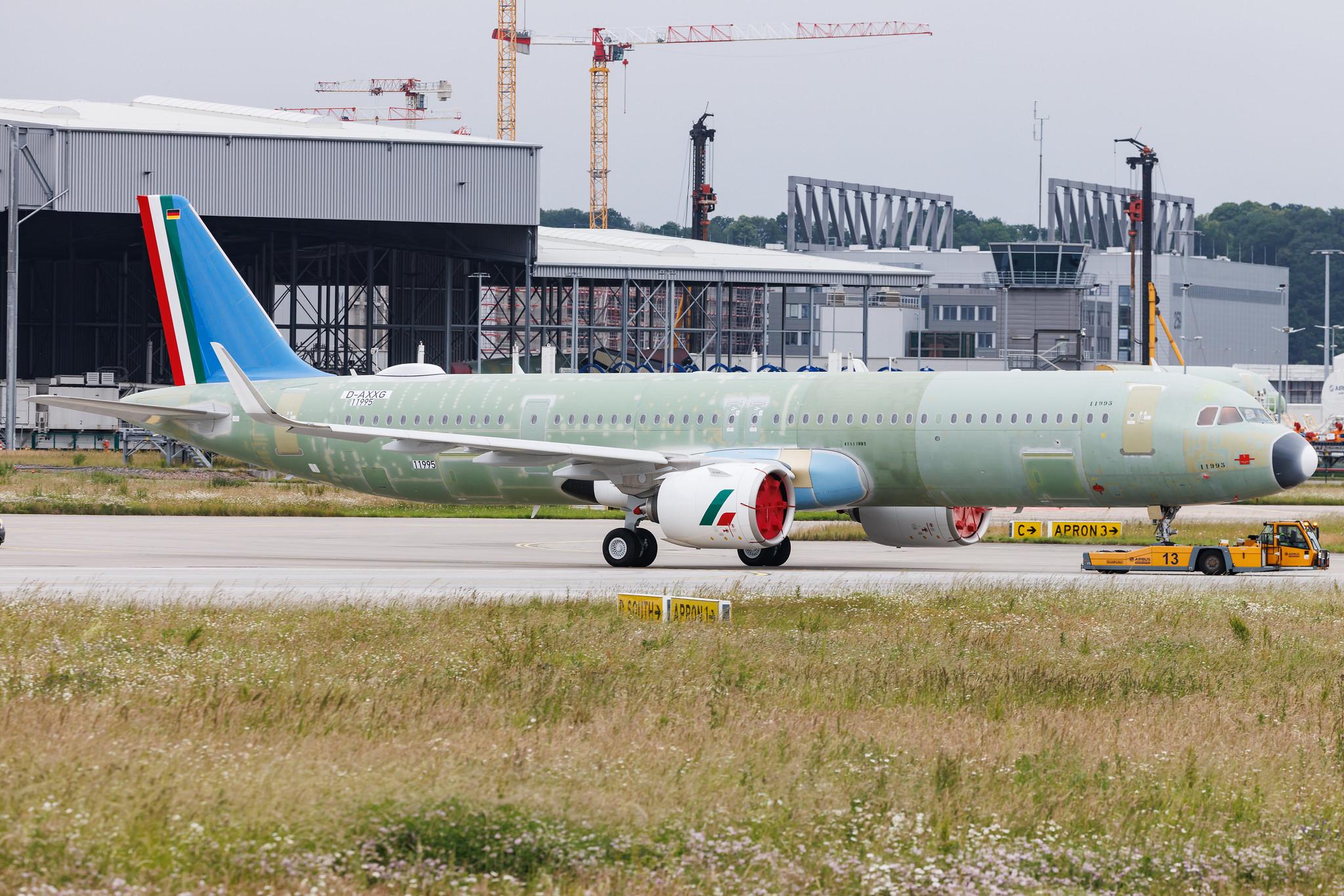 Hamburg Finkenwerder: ITA Airways (AZ / ITY) | Airbus A321-271NX/LR A21N | D-AXXG | EI-HXF | MSN 11995