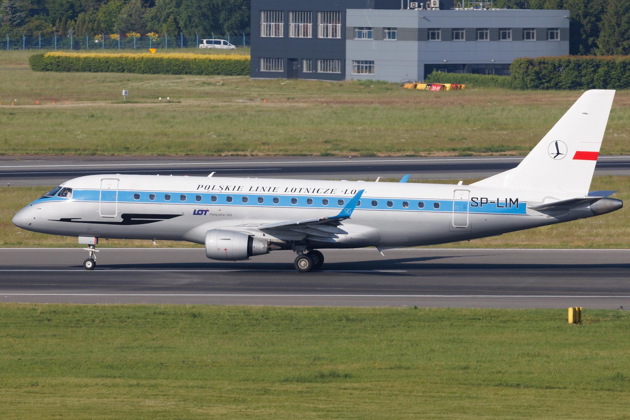 Warsaw Chopin Airport: LOT (LO / LOT) | Livery: Retro Livery | Embraer E175LR E75S | SP-LIM | MSN 17000311